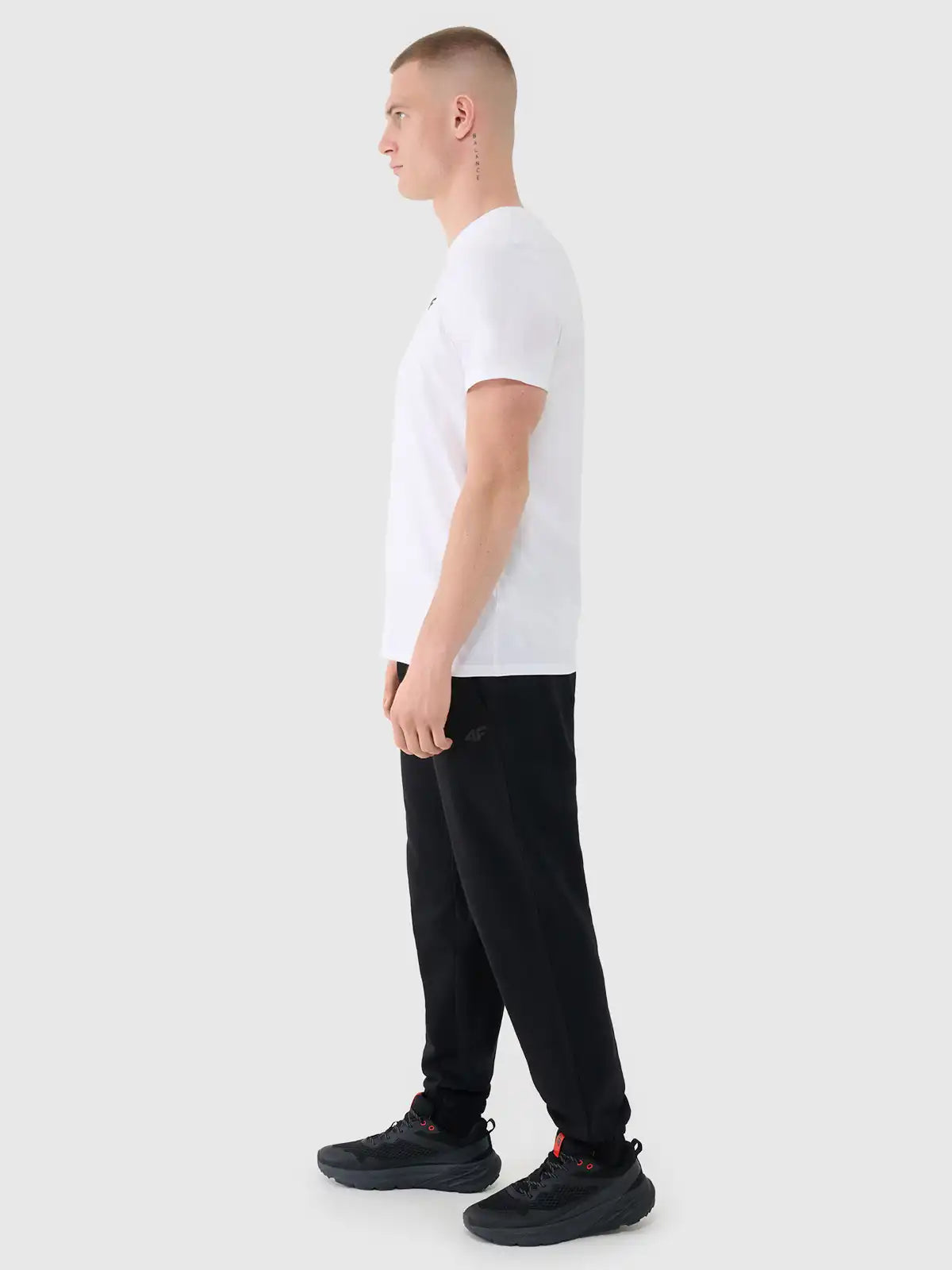 Pantaloni sport pentru bărbați 4F M1139 4FWMM00TTROM1139 deep black