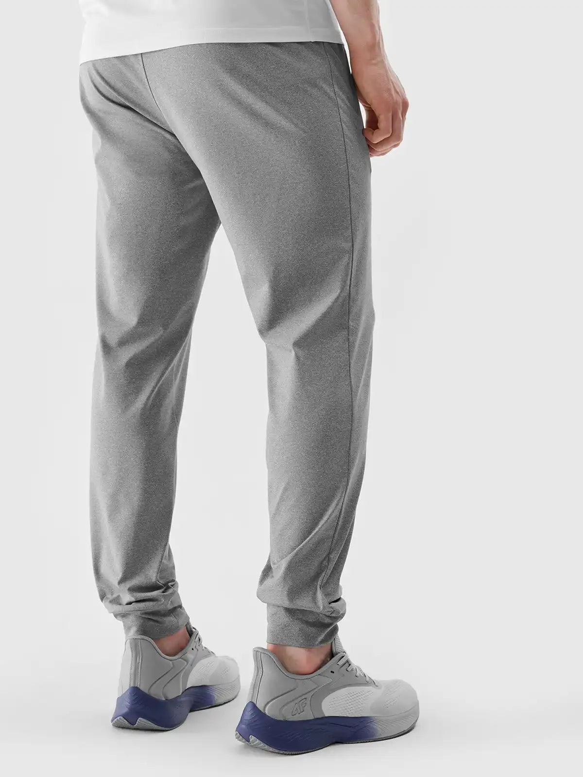 Pantaloni sport pentru bărbați 4F M0835 4FWSS25TFTRM0835 grey melange
