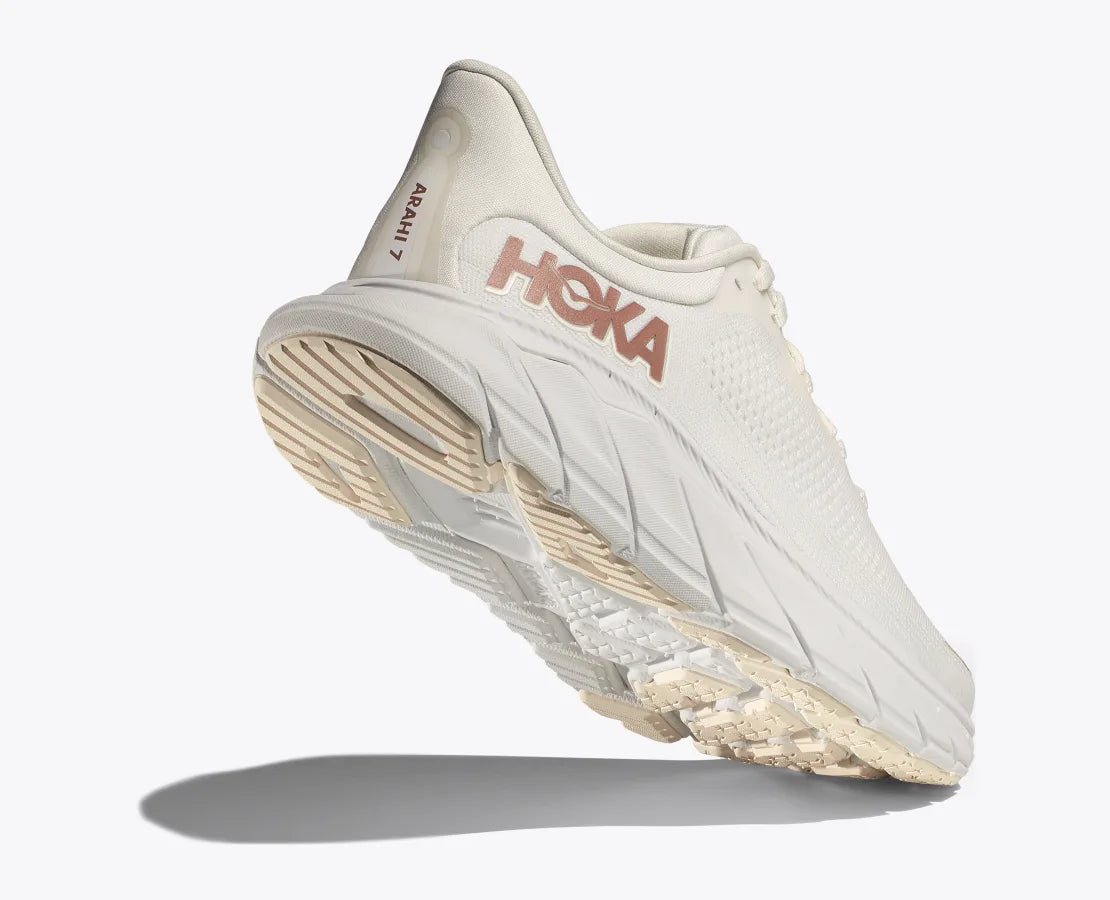 Кроссовки женские для бега Hoka Arahi 7 1147851-BSG blanc de blanc/rose gold