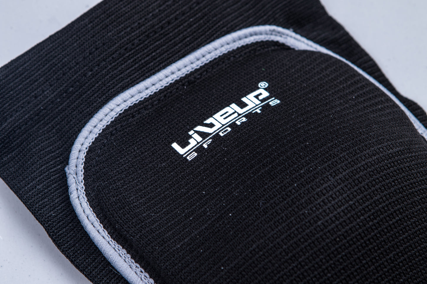 Наколенник LiveUp LS5706/L/BK