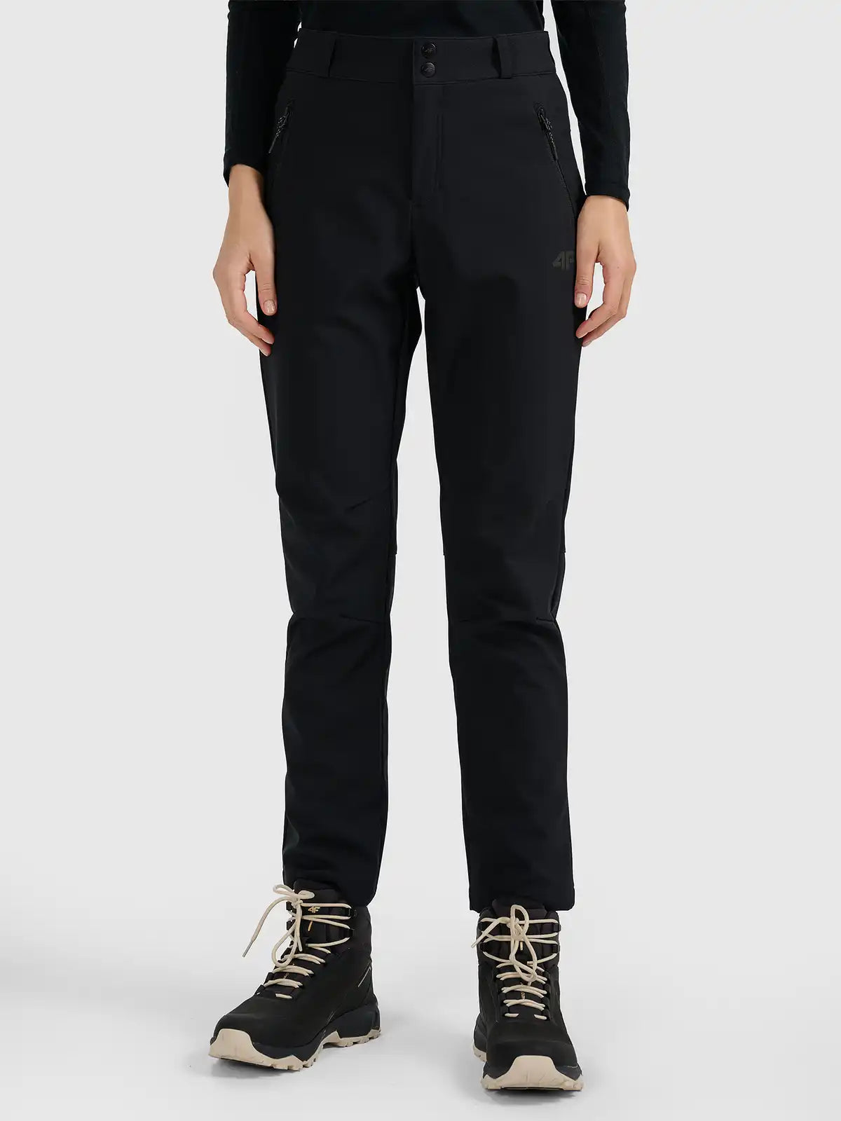 Pantaloni impermeabili pentru femei 4F F0988 4FWAW25TFTRF0988 deep black