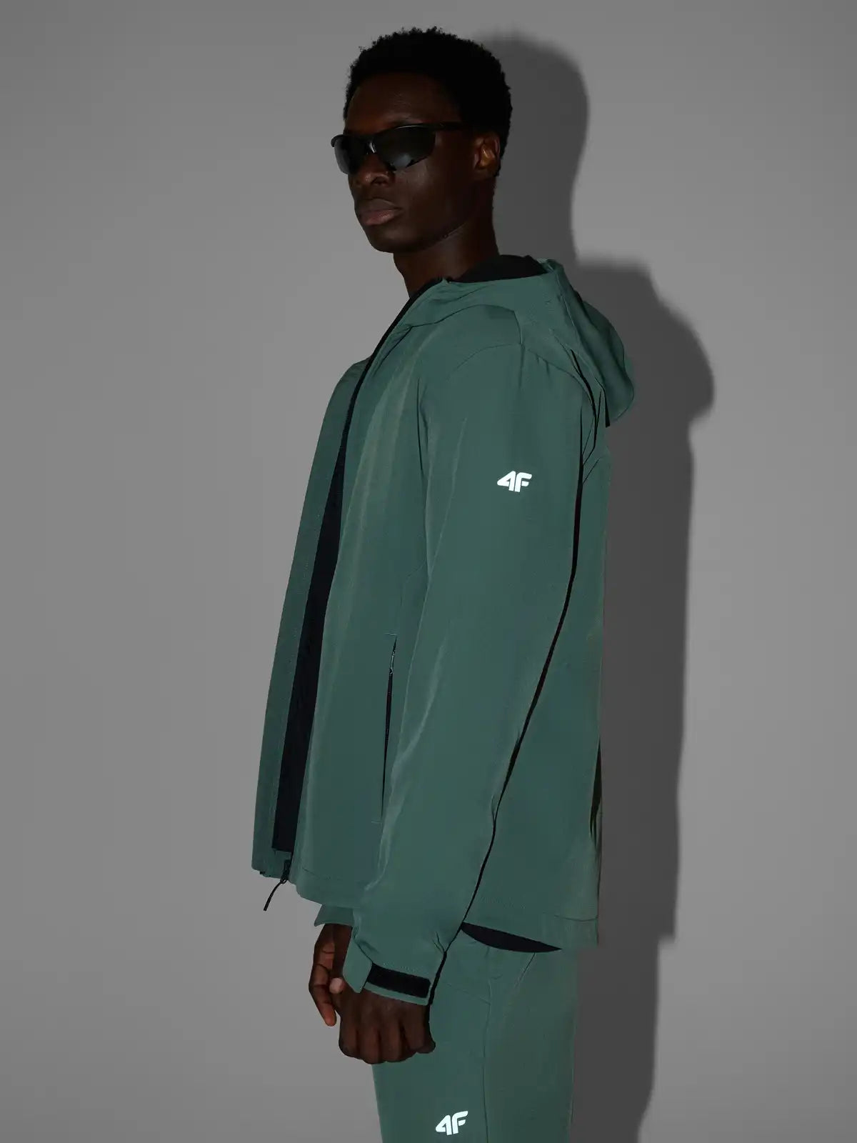 Jacheta rezistentă la vânt pentru bărbați 4FM362 4FWAW25TSOFM362 dark green