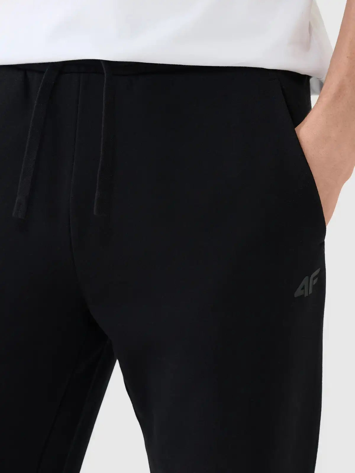 Pantaloni sport pentru bărbați 4F M1139 4FWMM00TTROM1139 deep black