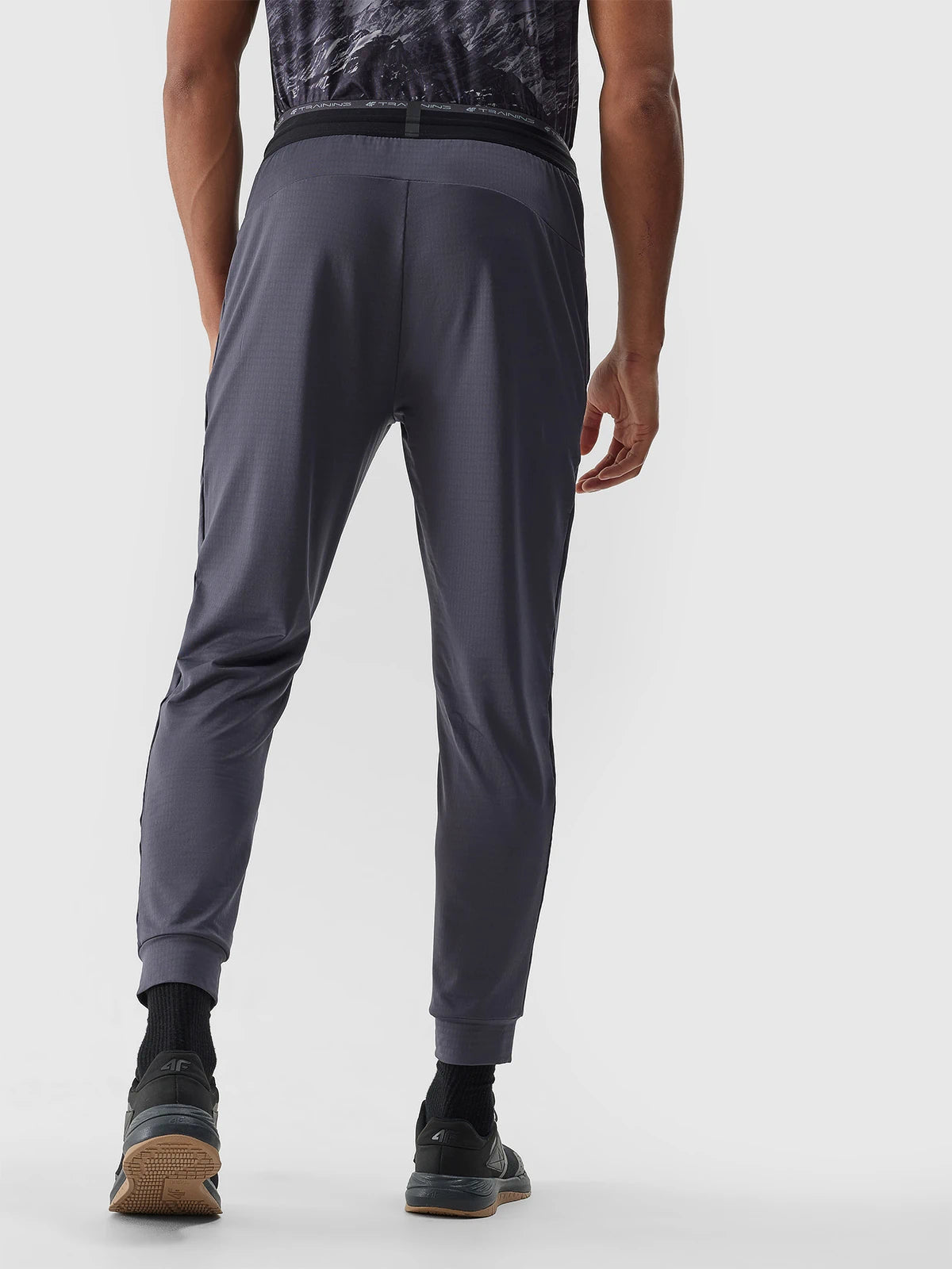 Pantaloni de sport pentru bărbați 4F M525 4FWSS24TFTRM525 Anthracite