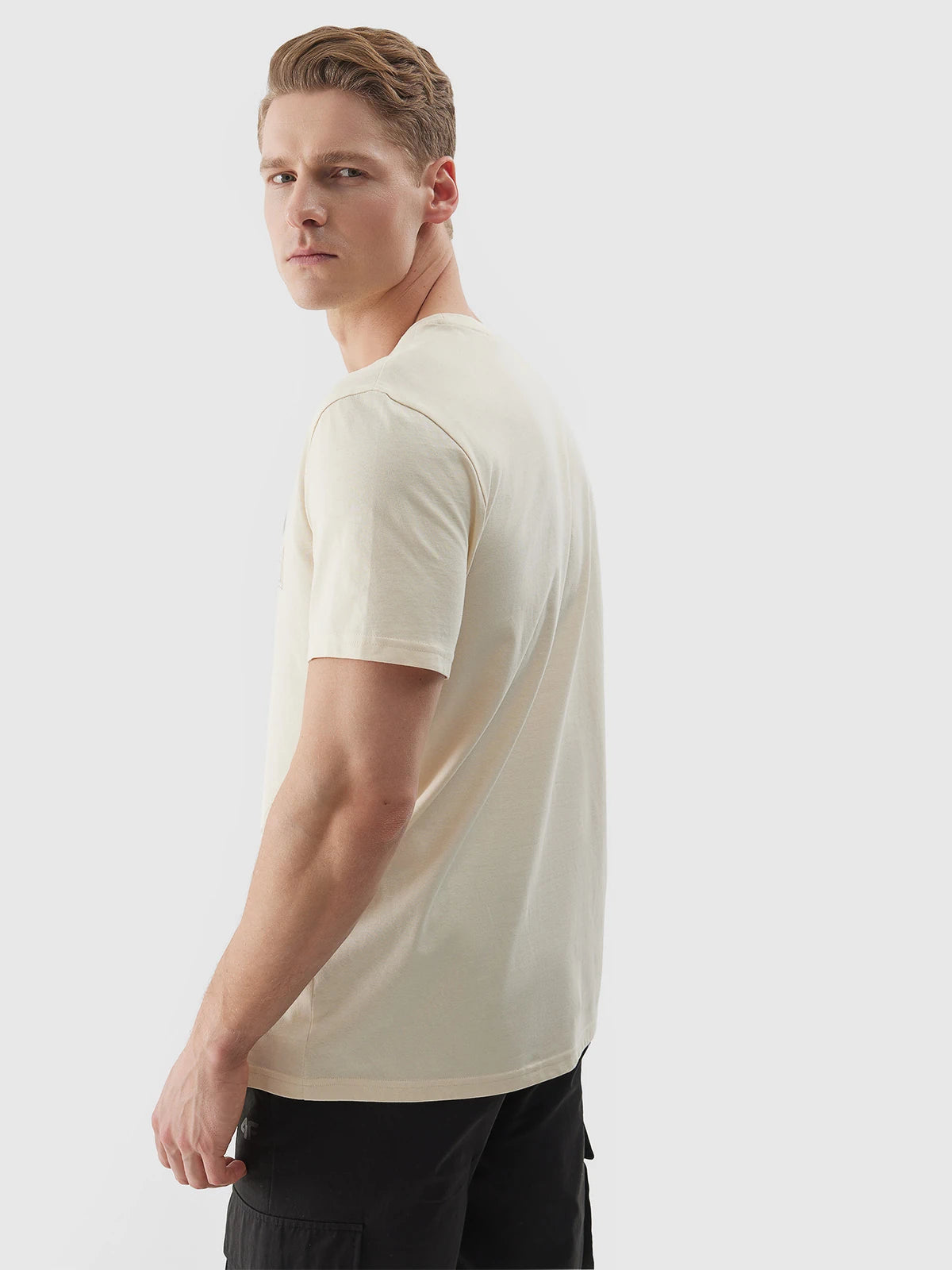 Tricou casual pentru bărbați 4F M1317 4FWSS24TTSHM1317 Creme