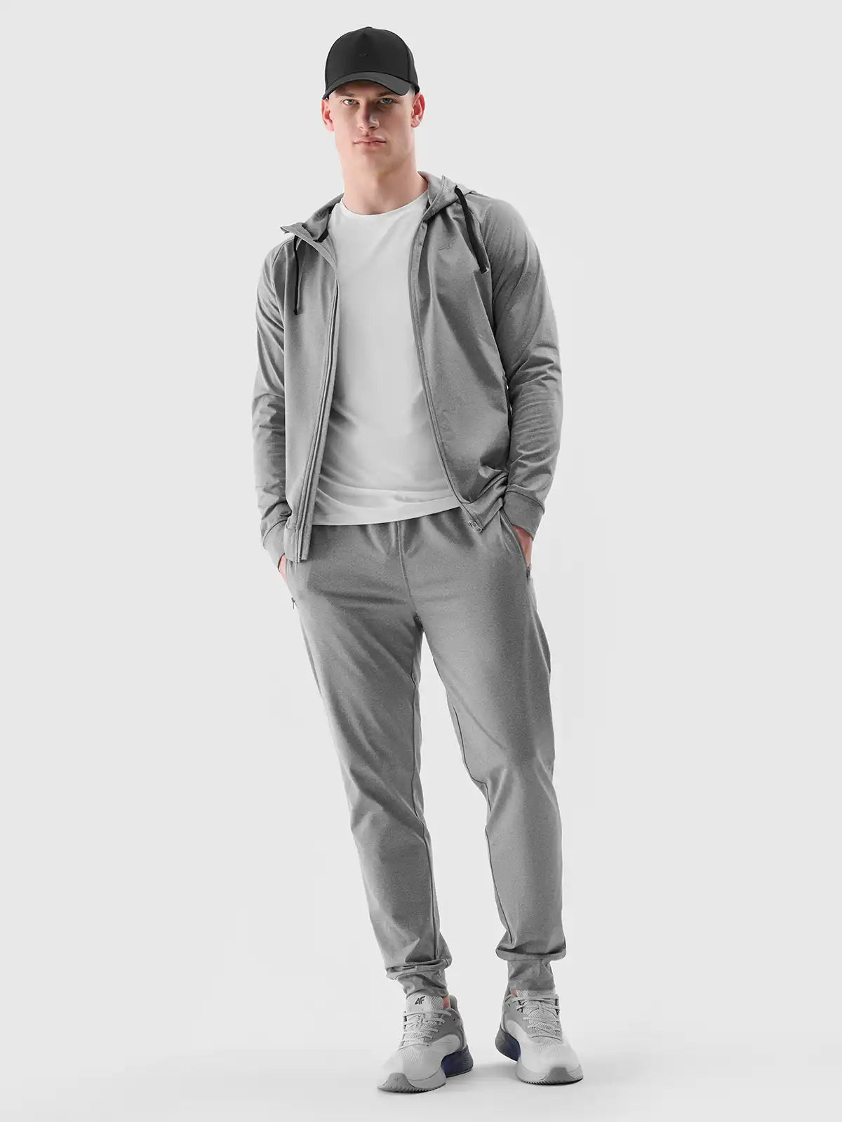 Pantaloni sport pentru bărbați 4F M0835 4FWSS25TFTRM0835 grey melange