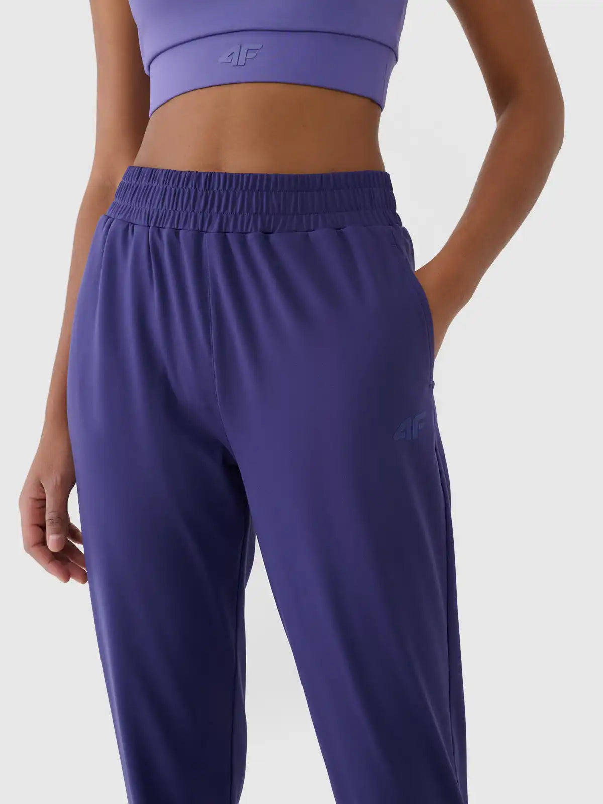 Женские спортивные штаны 4F F0789 4FRSS25TFTRF0789 dark blue