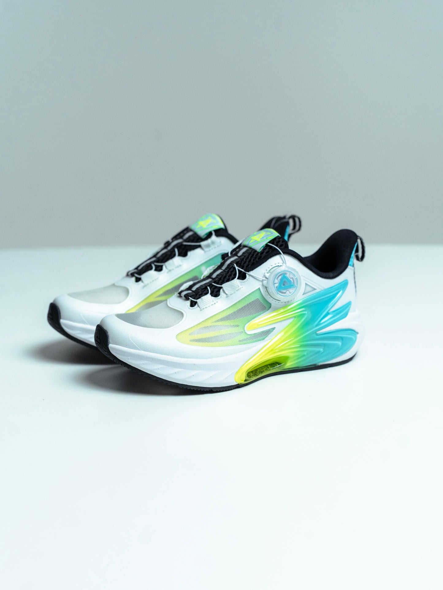 Кроссовки детские для бега Peak EXT52798J white/fluorescent green