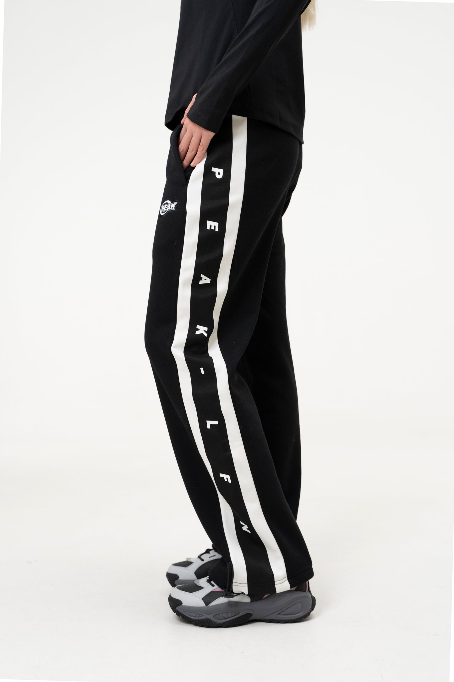 Женские cпортивные штаны на флисе Peak FW3244048 black