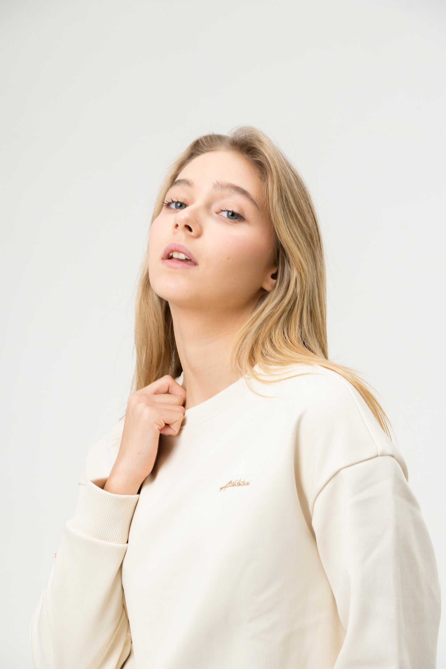 Женский джемпер Peak Casual FW6244142 beige