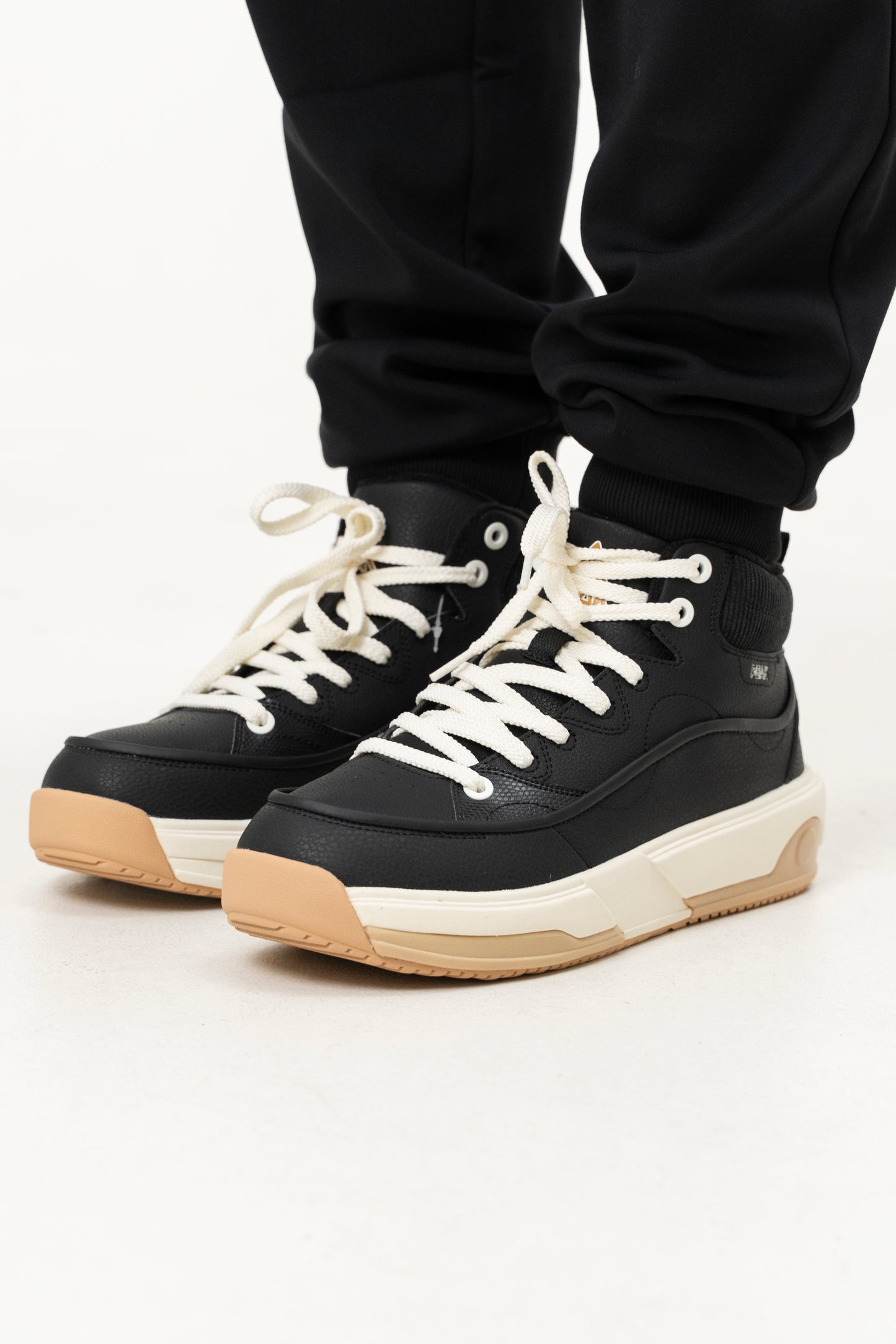 Кроссовки мужские Peak Casual ET44537M black/canvas white