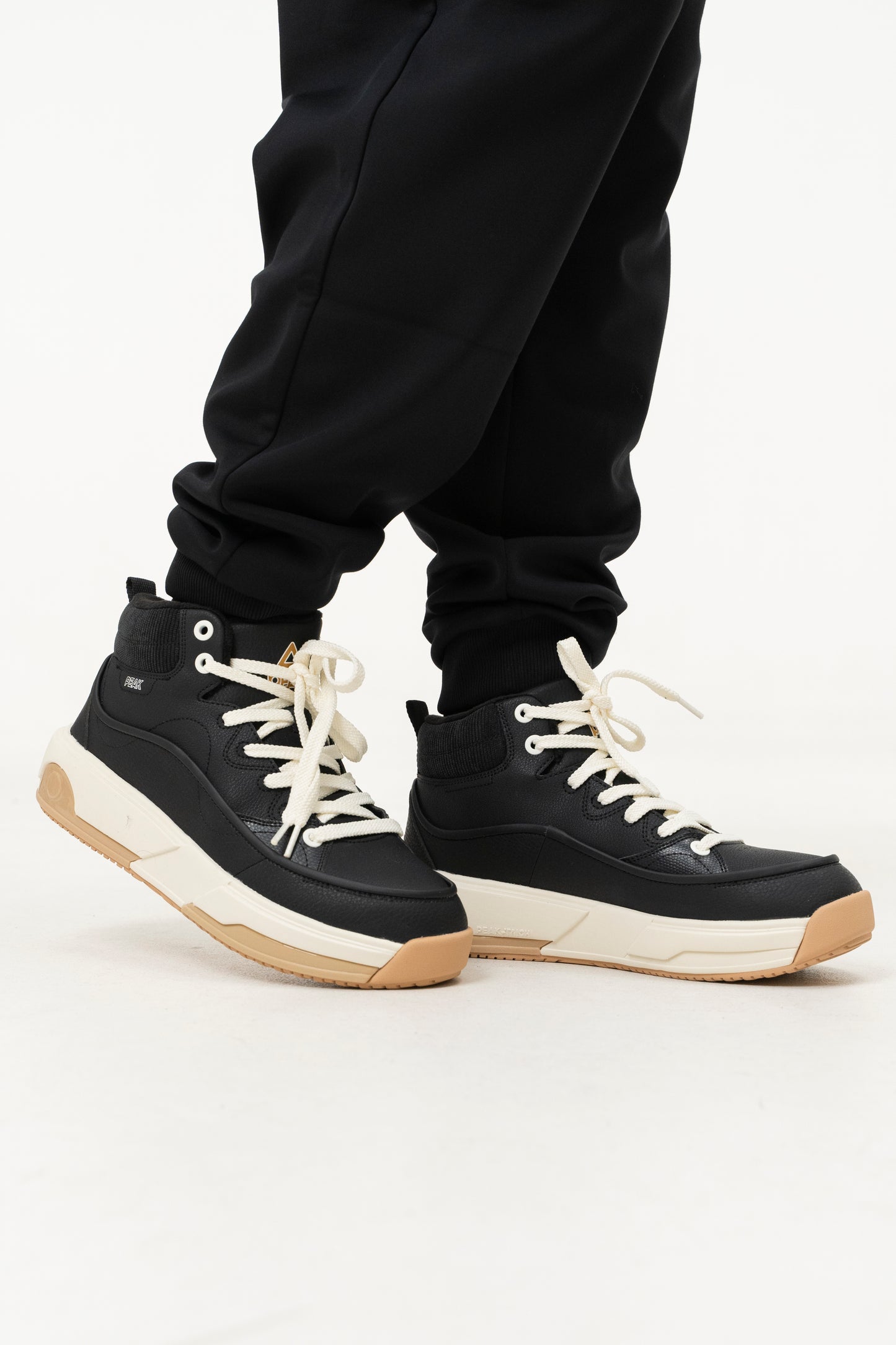 Кроссовки мужские Peak Casual ET44537M black/canvas white