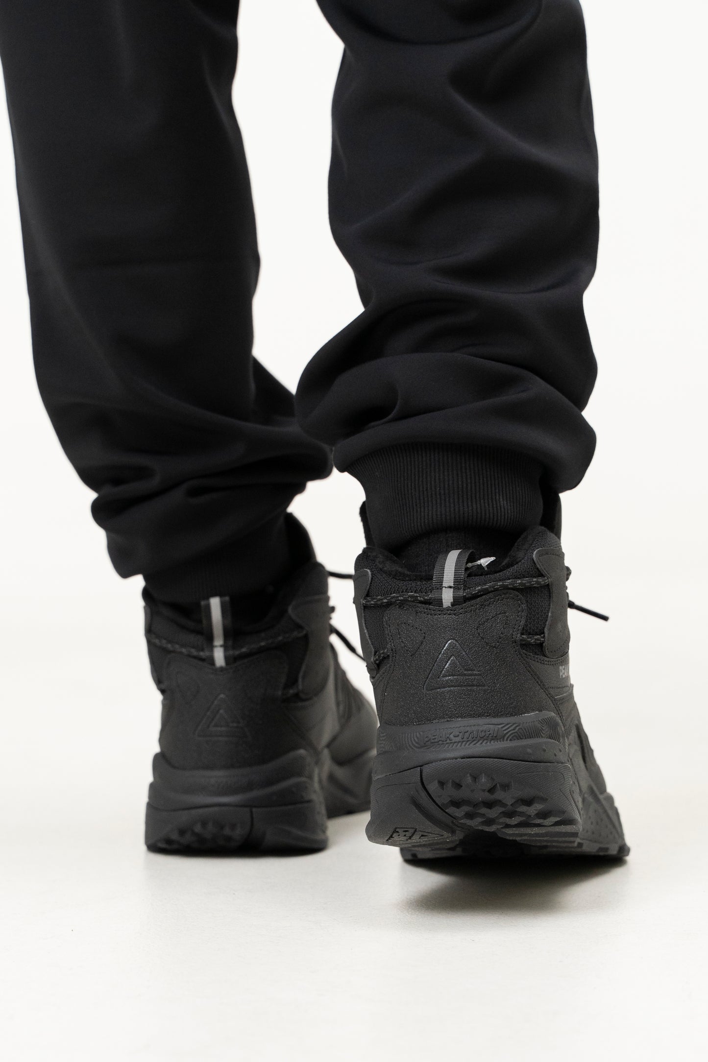 Кроссовки мужские Peak Casual ET44437M black