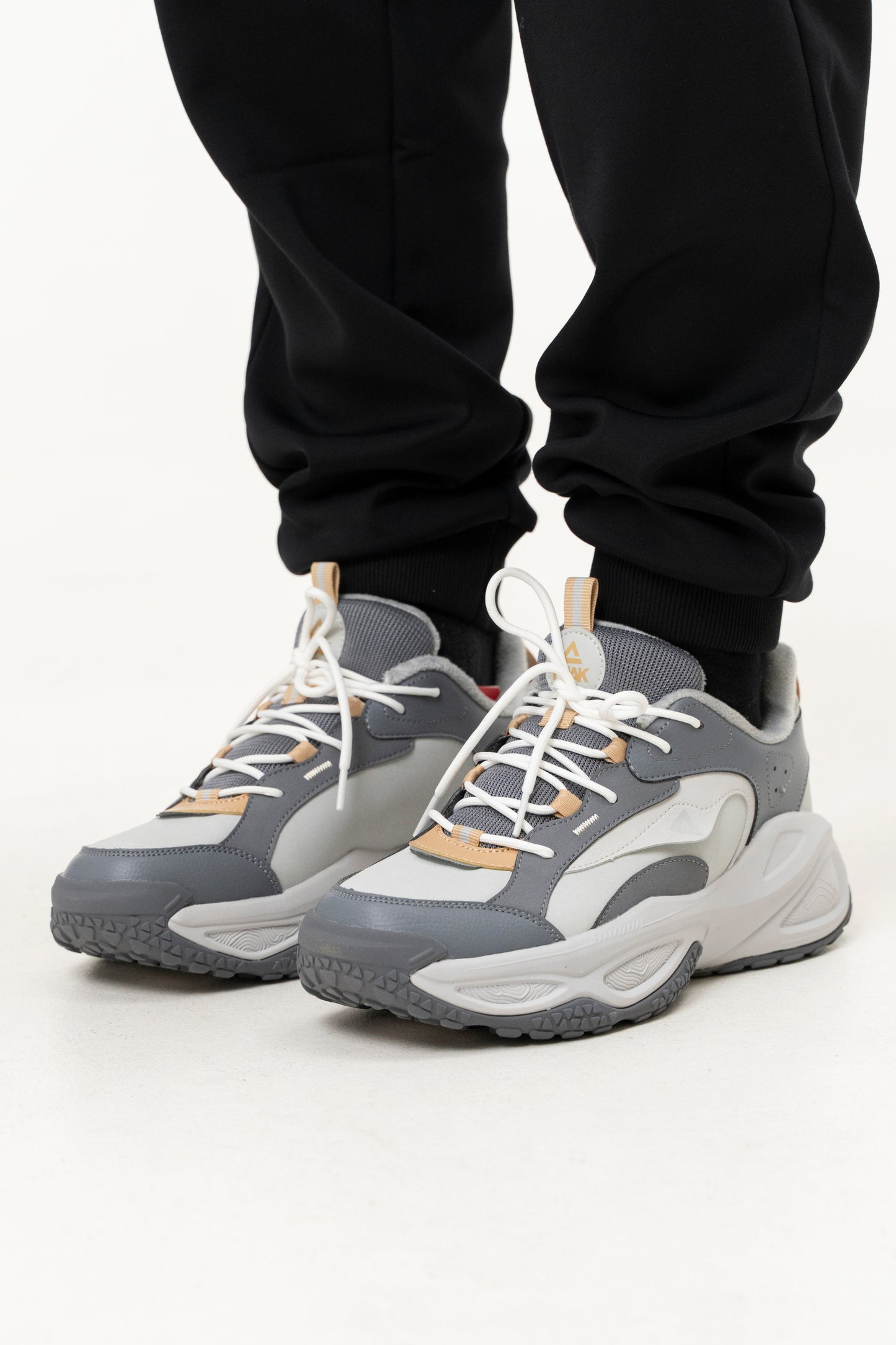 Кроссовки мужские Peak Casual ET44827M lt.grey/grey
