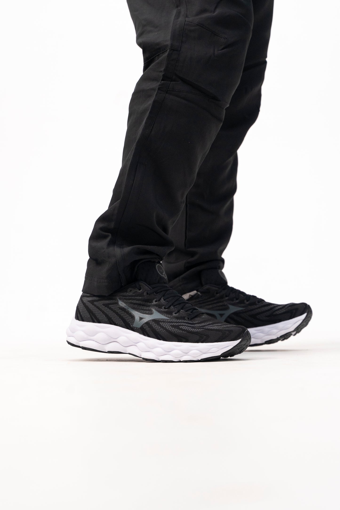 Adidași de alergare pentru bărbați Mizuno Wave Sky 8 J1GC2402 02
