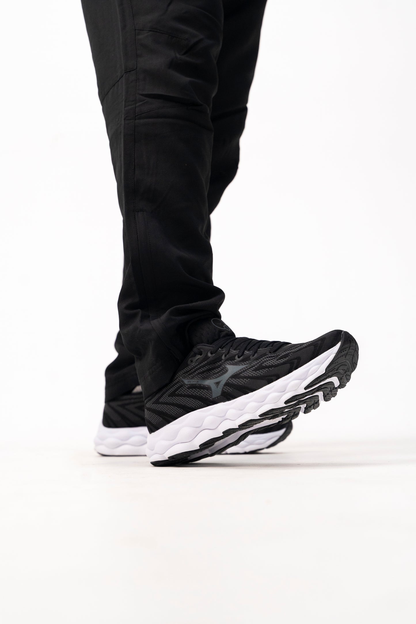 Adidași de alergare pentru bărbați Mizuno Wave Sky 8 J1GC2402 02