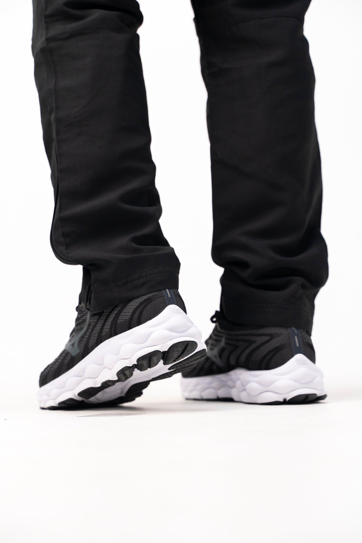 Adidași de alergare pentru bărbați Mizuno Wave Sky 8 J1GC2402 02