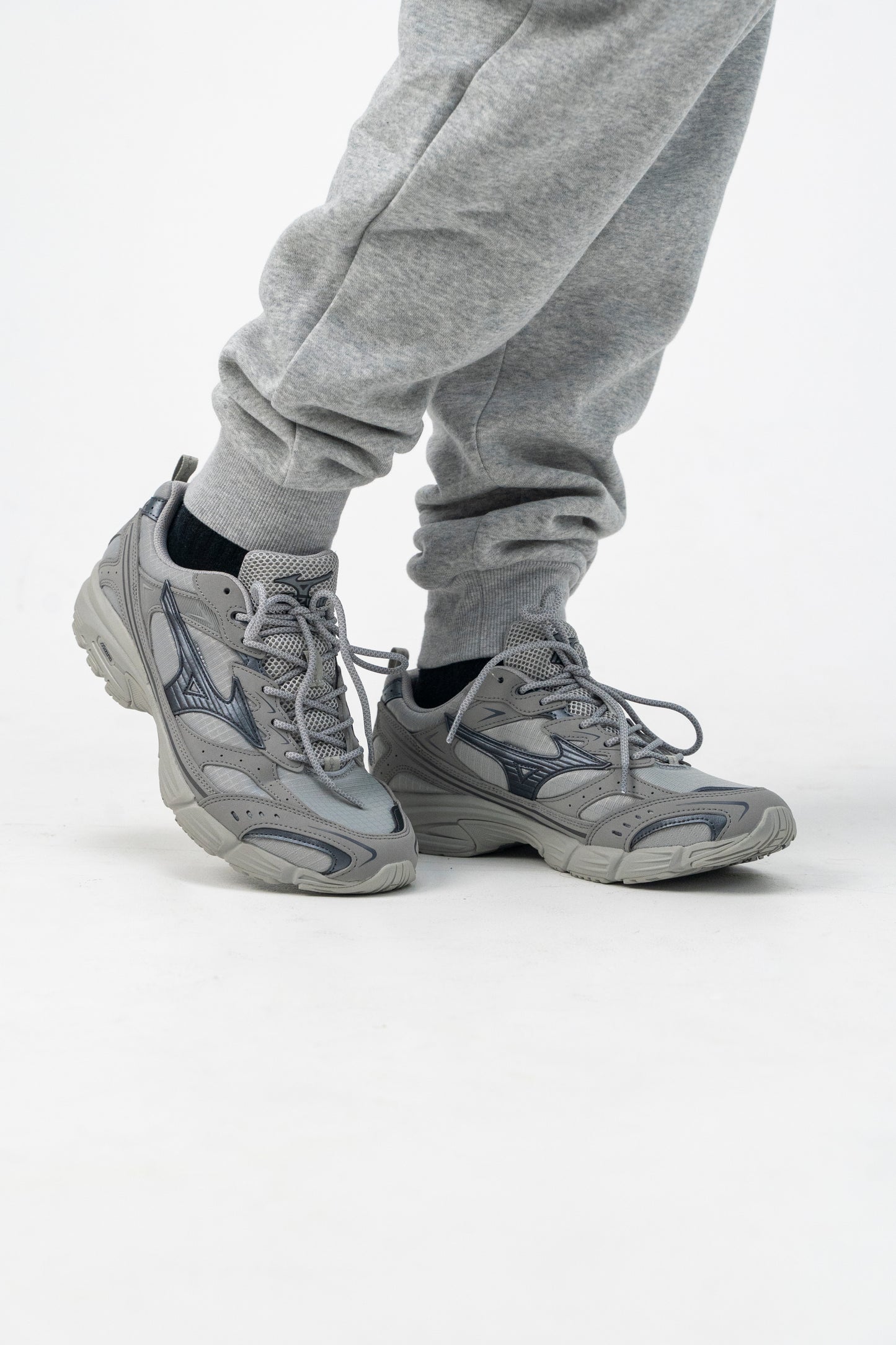 Adidași pentru bărbați casual Mizuno MXR Tech D1GA2468 03