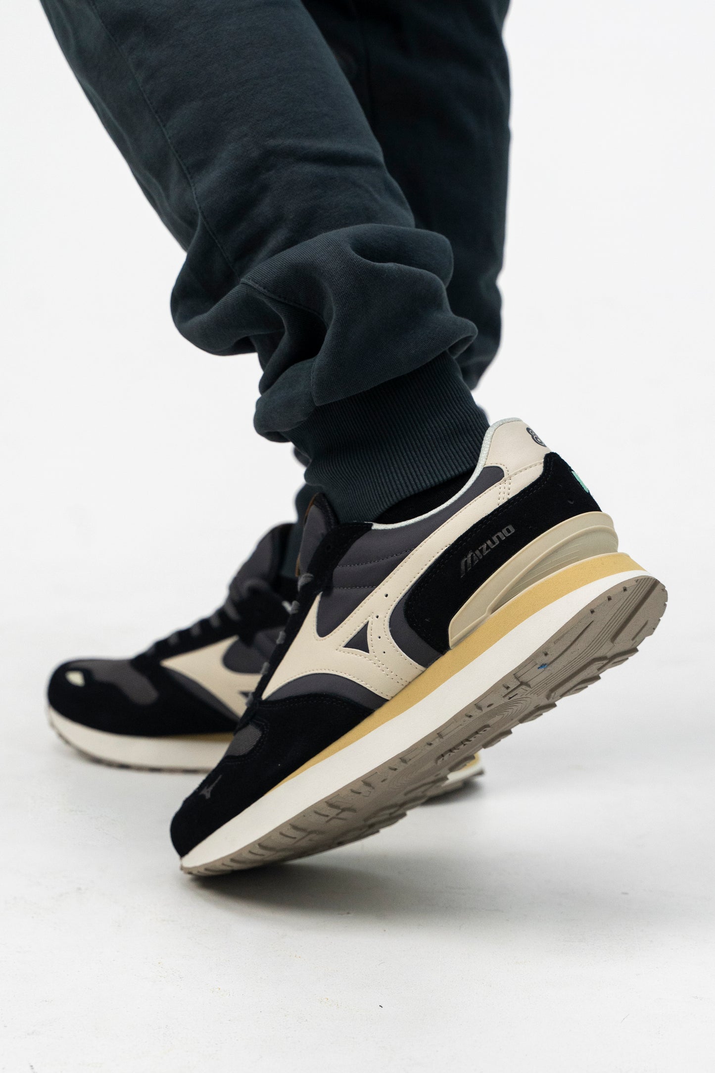 Adidași pentru bărbați casual Mizuno RB87 D1GA2352 15