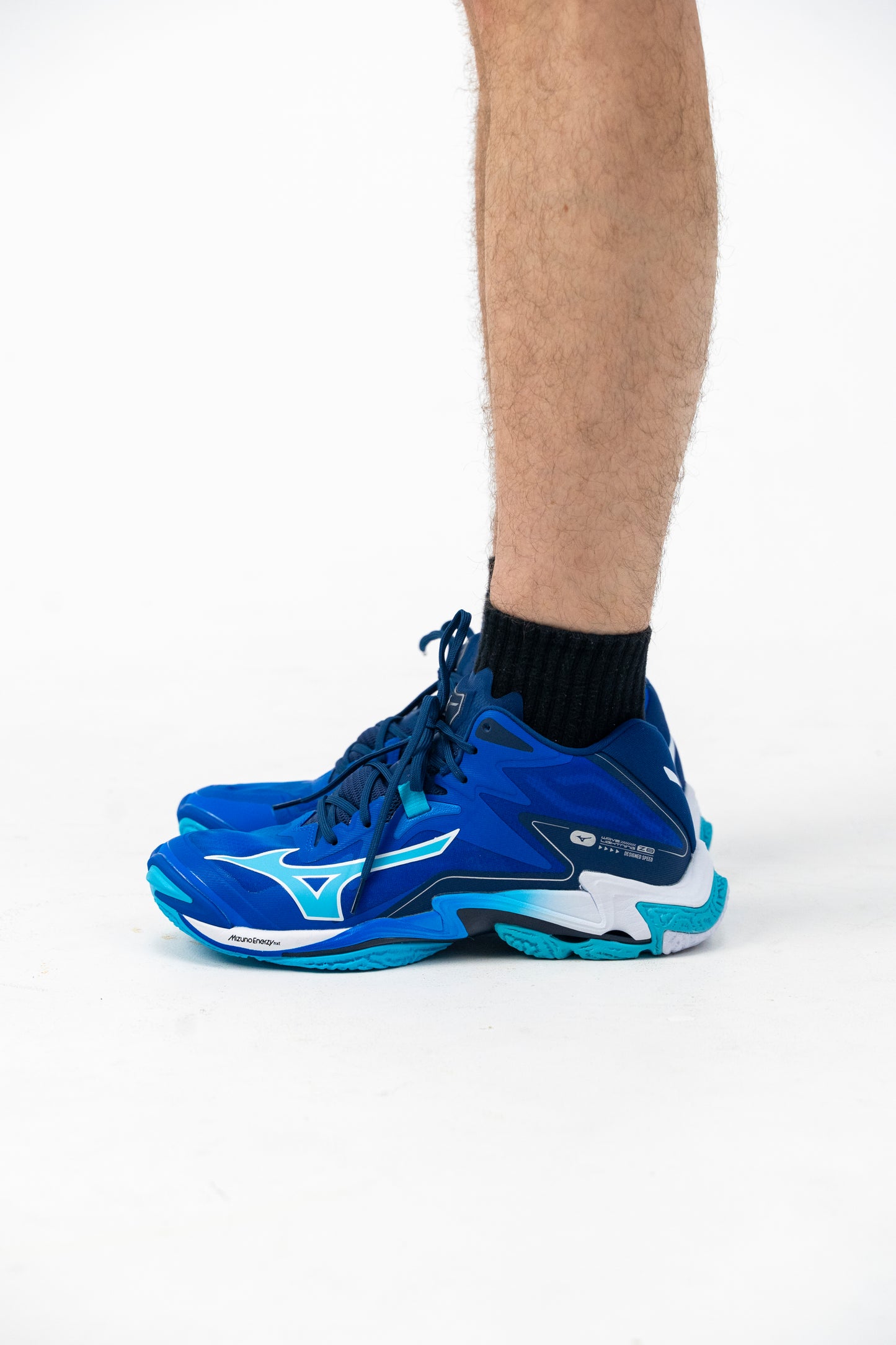 Кроссовки мужские для волейбола Mizuno Wave Lightning z8 mid v1ga2405 01