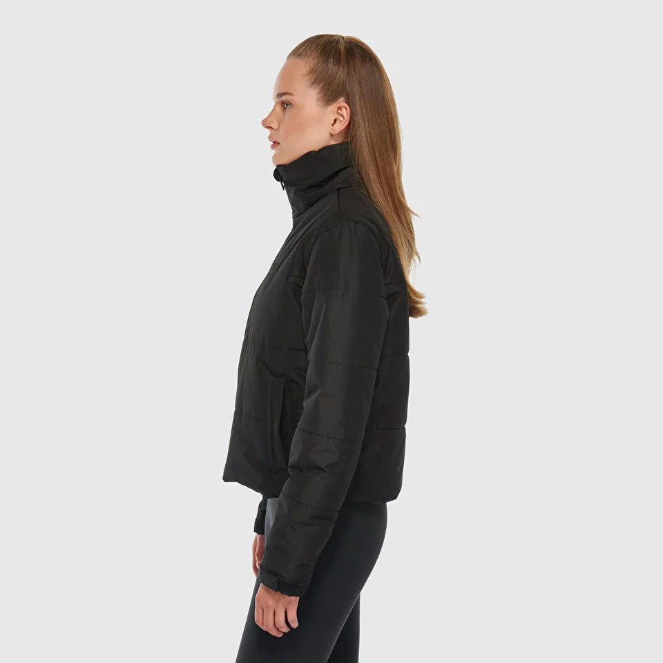 Женская куртка casual New Balance WNJ3427-BK