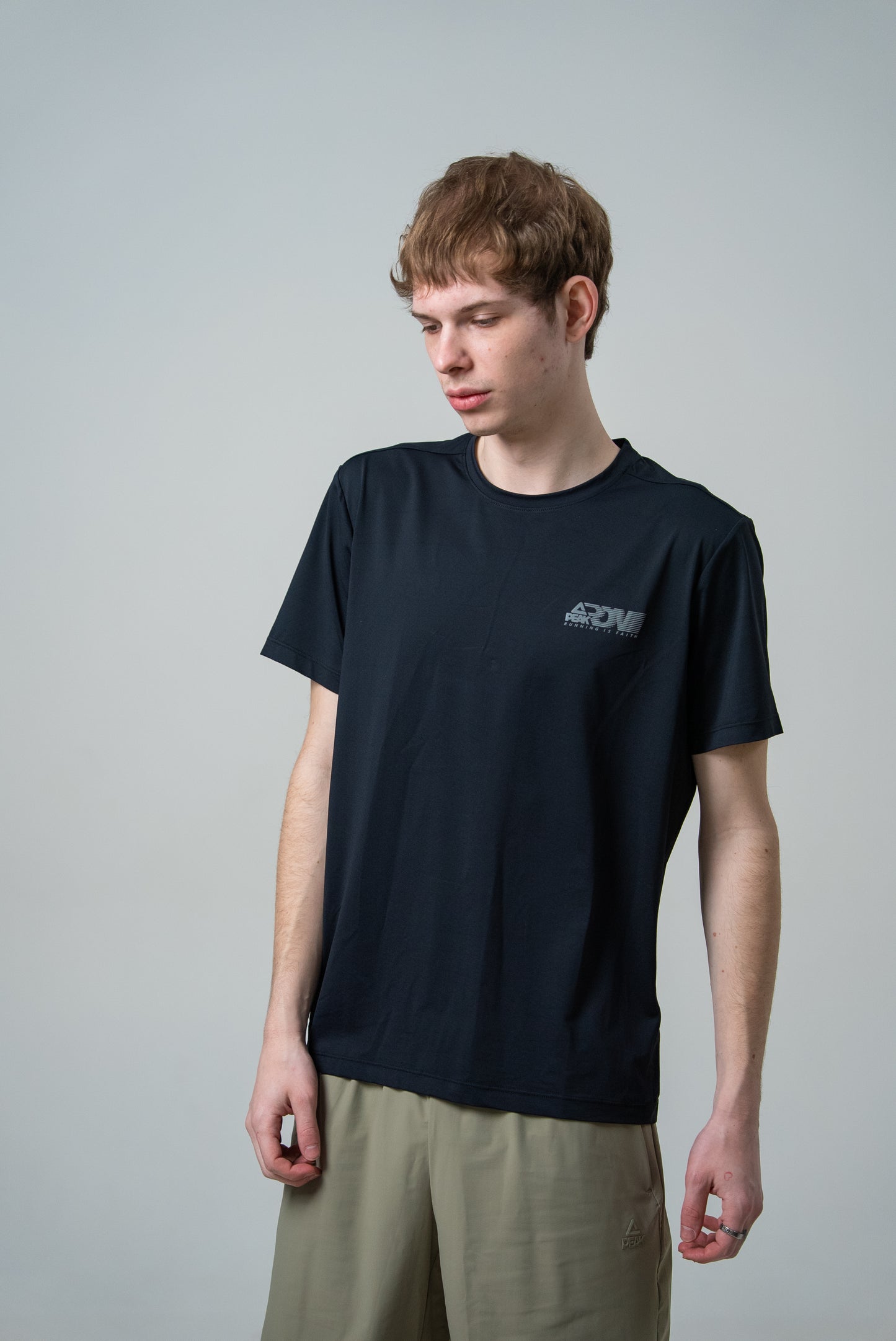 Мужская футболка для бега Peak FW6253101 black