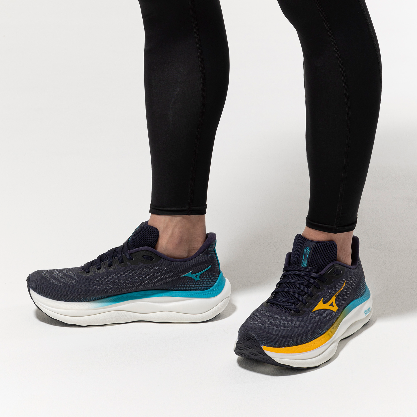 Adidași de alergare pentru bărbați Mizuno WAVE SKY 9 J1GC2502 01