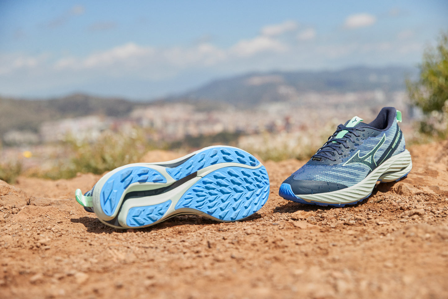 Adidași bărbați pentru trailrunning Mizuno Wave Rider GTX 2 J1GC2479 51