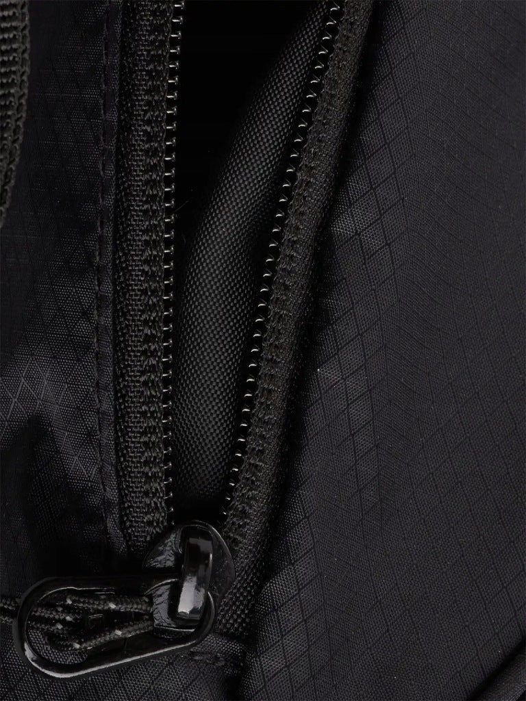Сумка на пояс 4F U209 4FWAW26AWAIU209 deep black