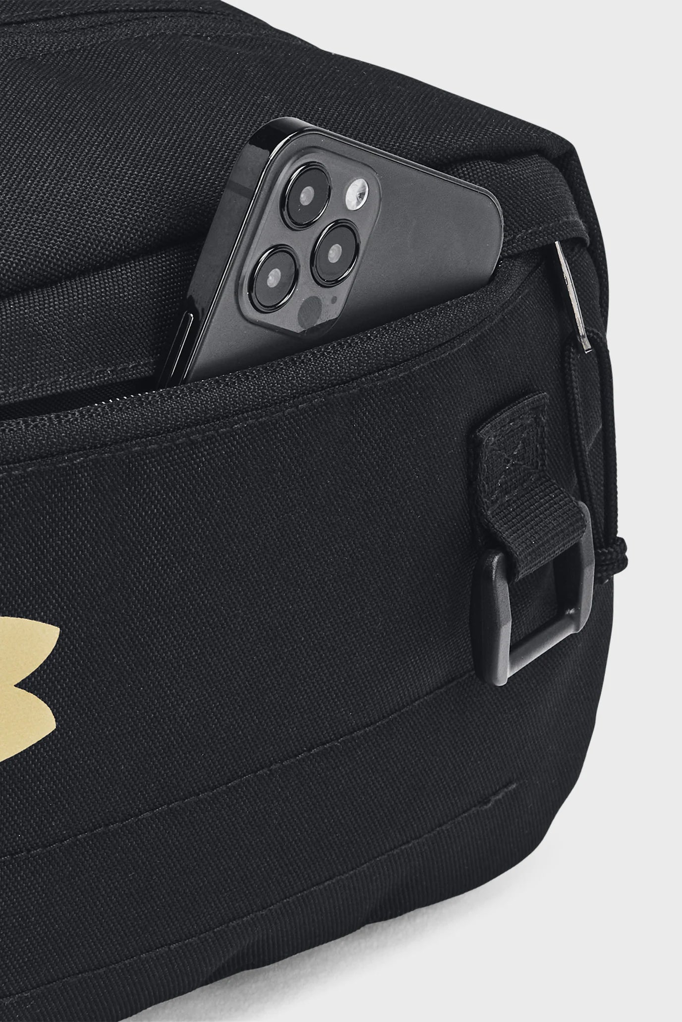 Сумка Under Armour Contain Travel Kit-BLK 1381922-001