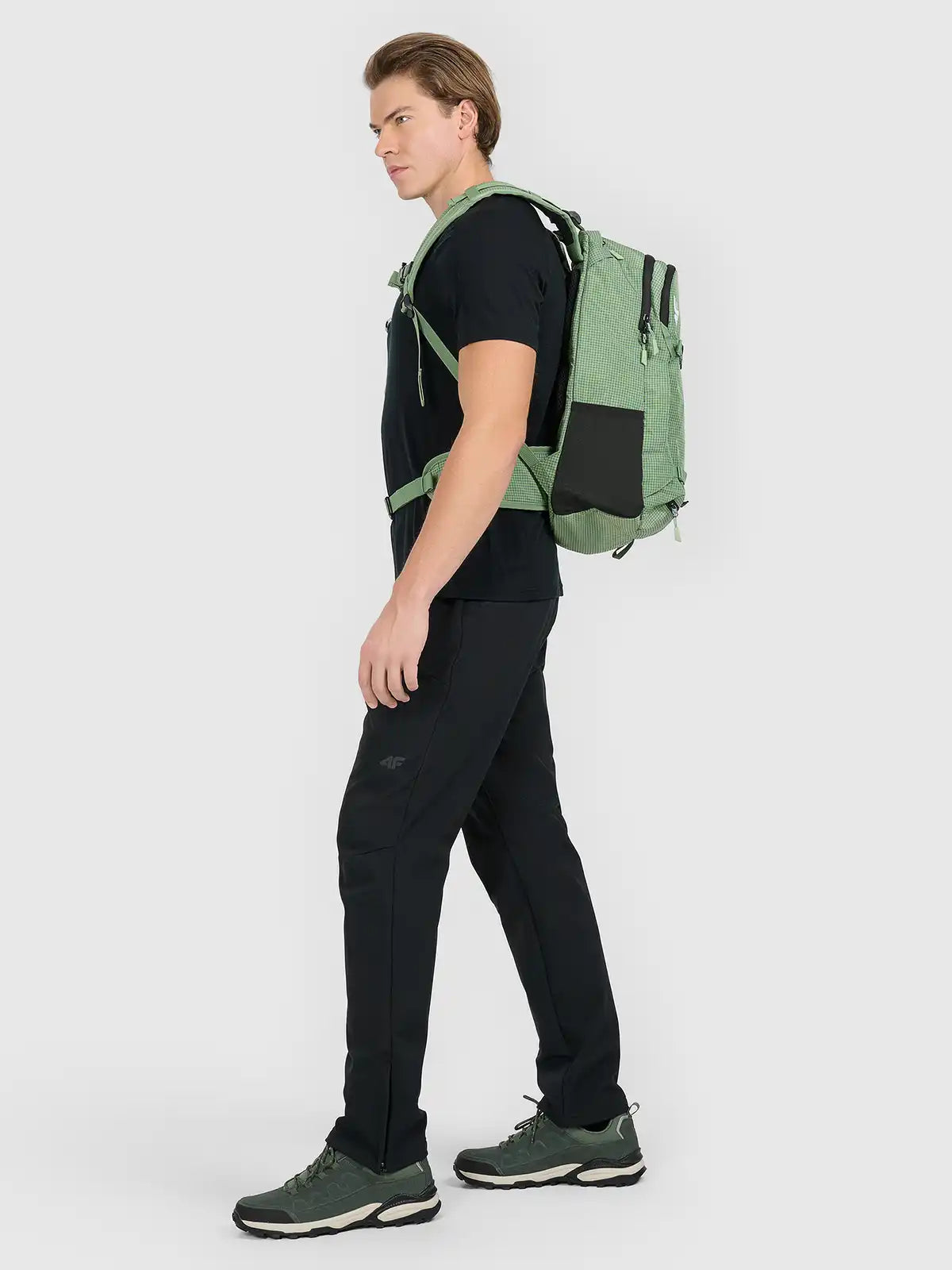 Pantaloni impermeabili pentru bărbați 4F M0990 4FWAW25TFTRM0990 deep black