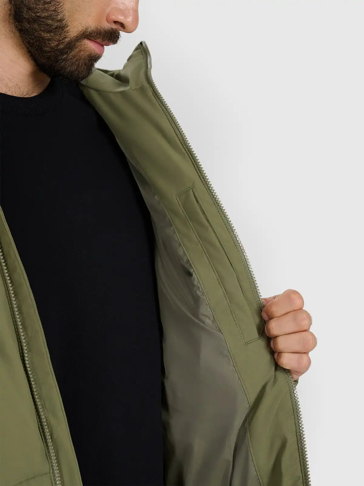 Jacheta de puf pentru bărbați cu glugă 4F M0710 4FWAW25TDJAM0710 khaki