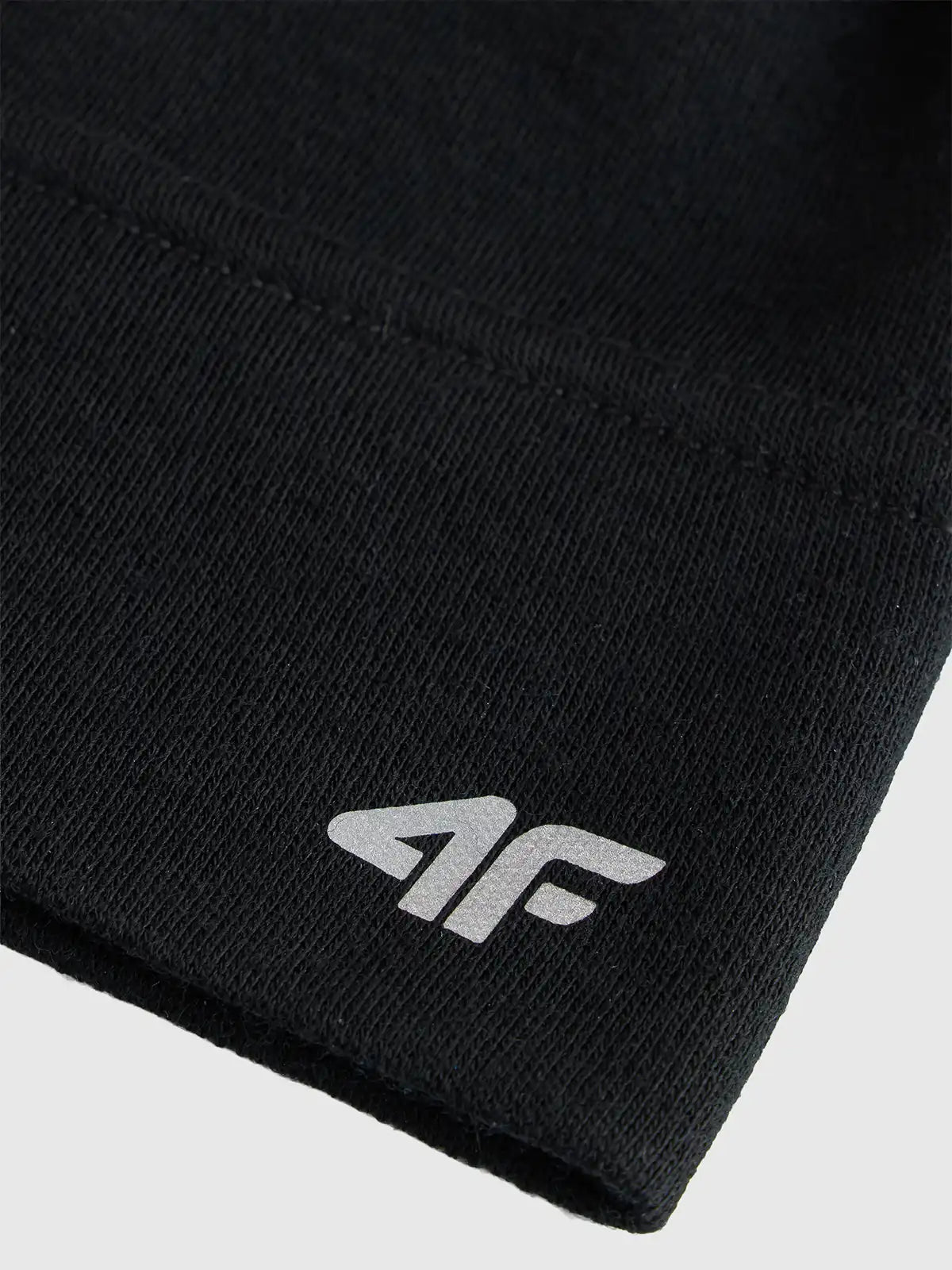 Шапка 4F U169 4FWAW26AFCAU169 deep black