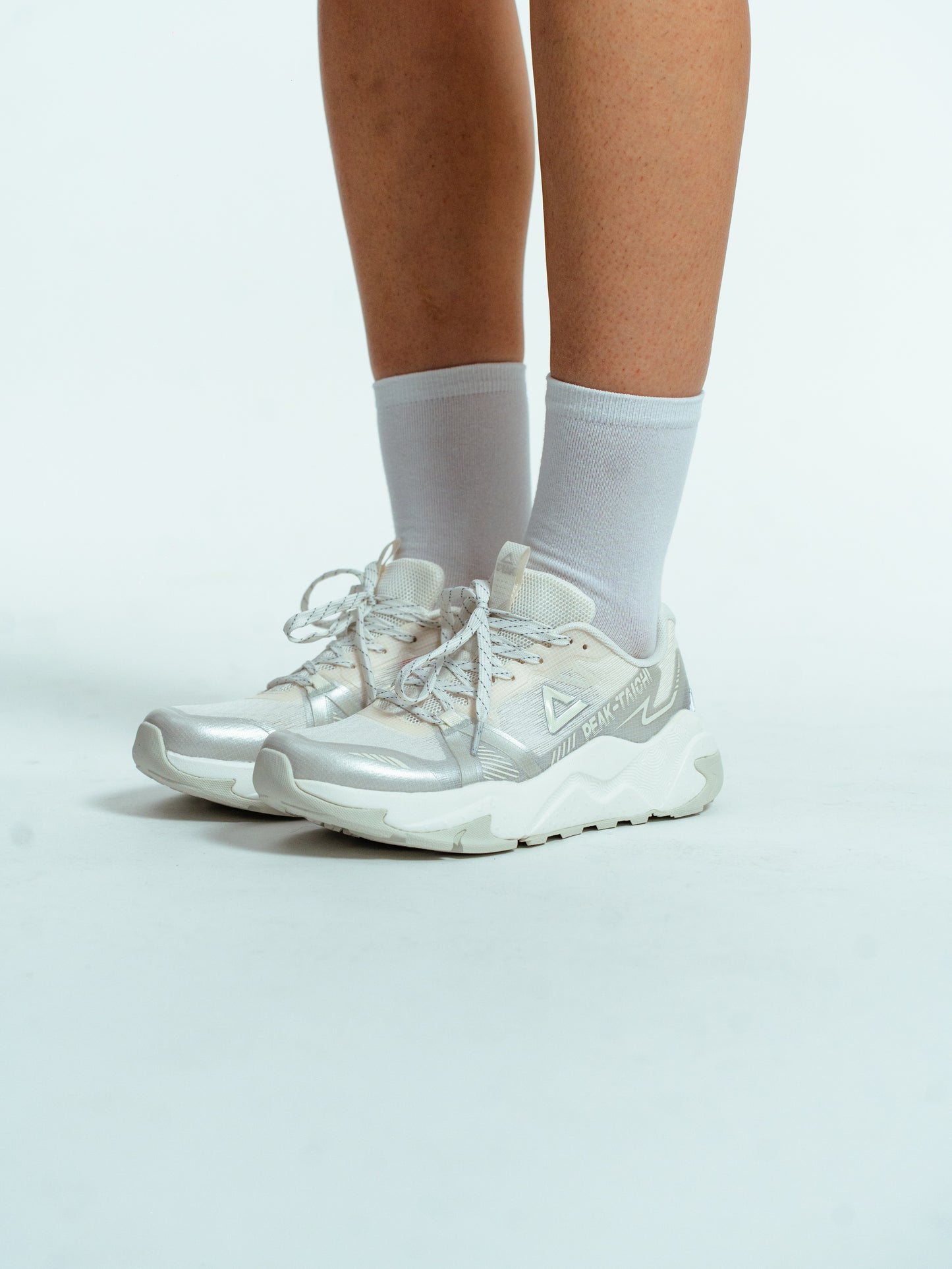 Кроссовки женские Peak Casual EXT52778G white/grey