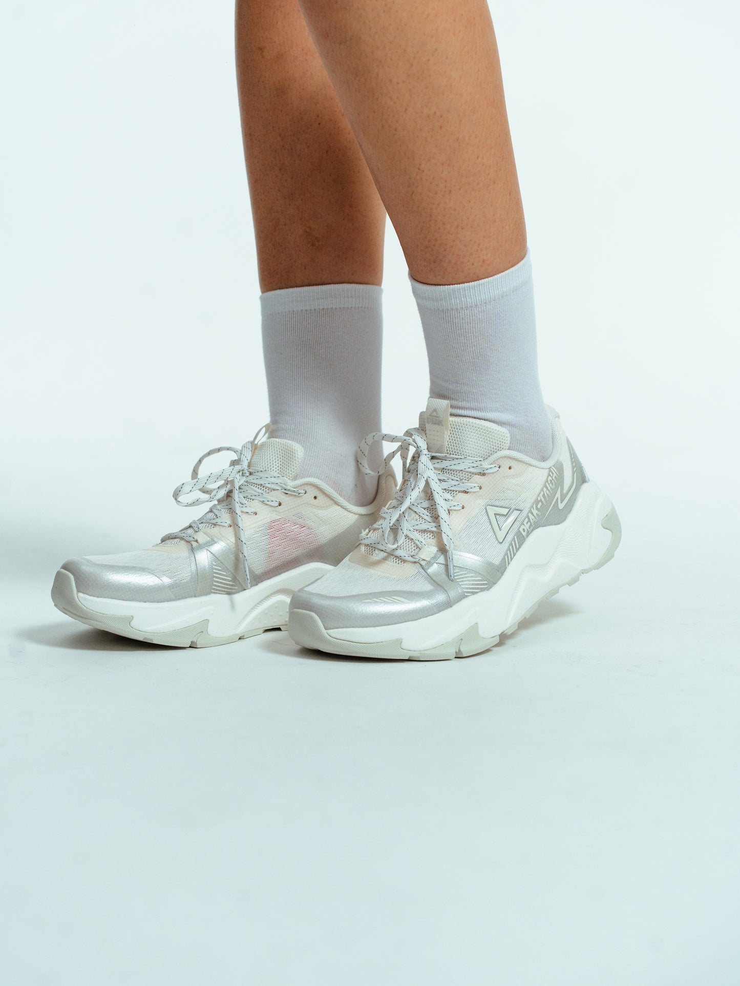 Кроссовки женские Peak Casual EXT52778G white/grey