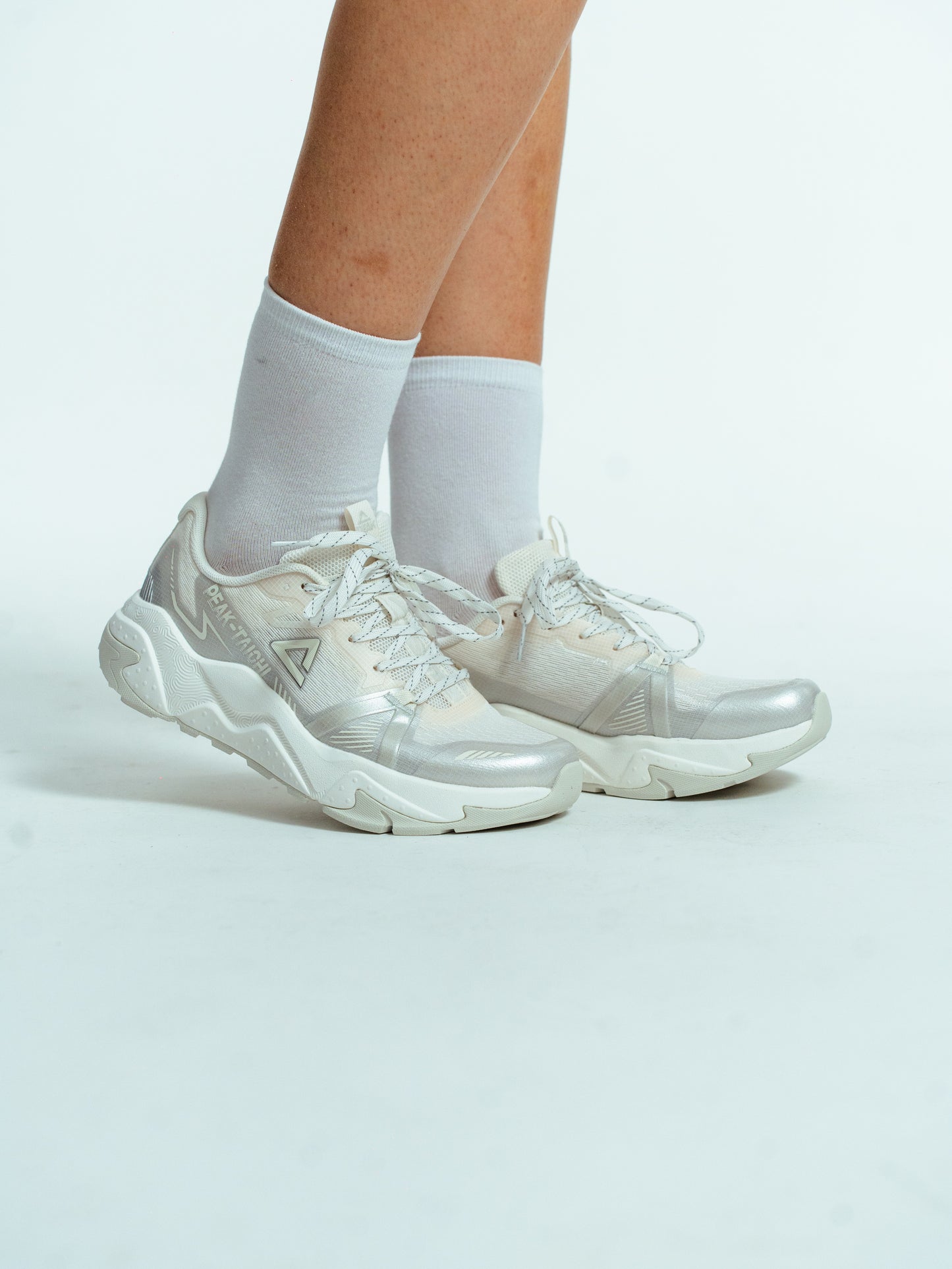 Кроссовки женские Peak Casual EXT52778G white/grey