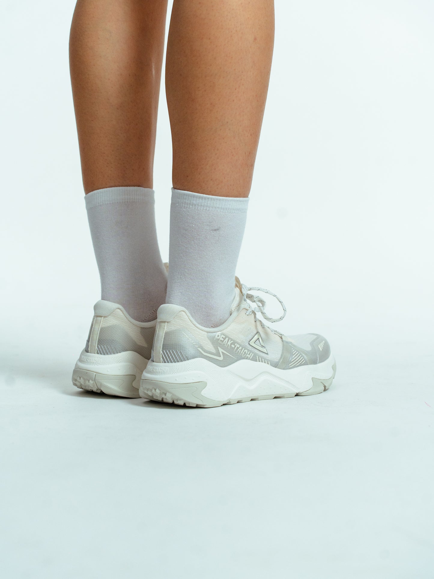 Кроссовки женские Peak Casual EXT52778G white/grey