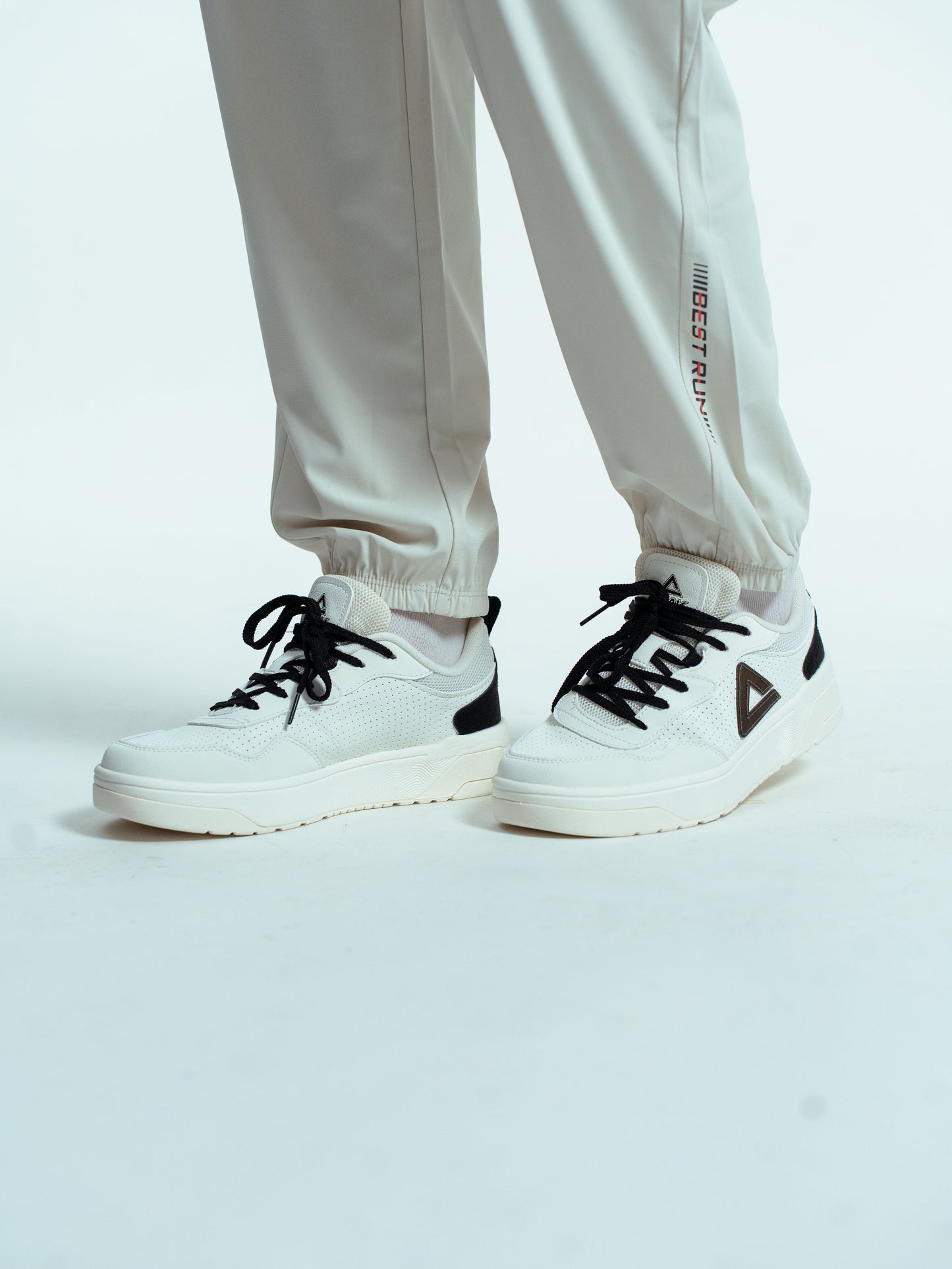 Кроссовки женские Peak Casual EXT52368B white/black