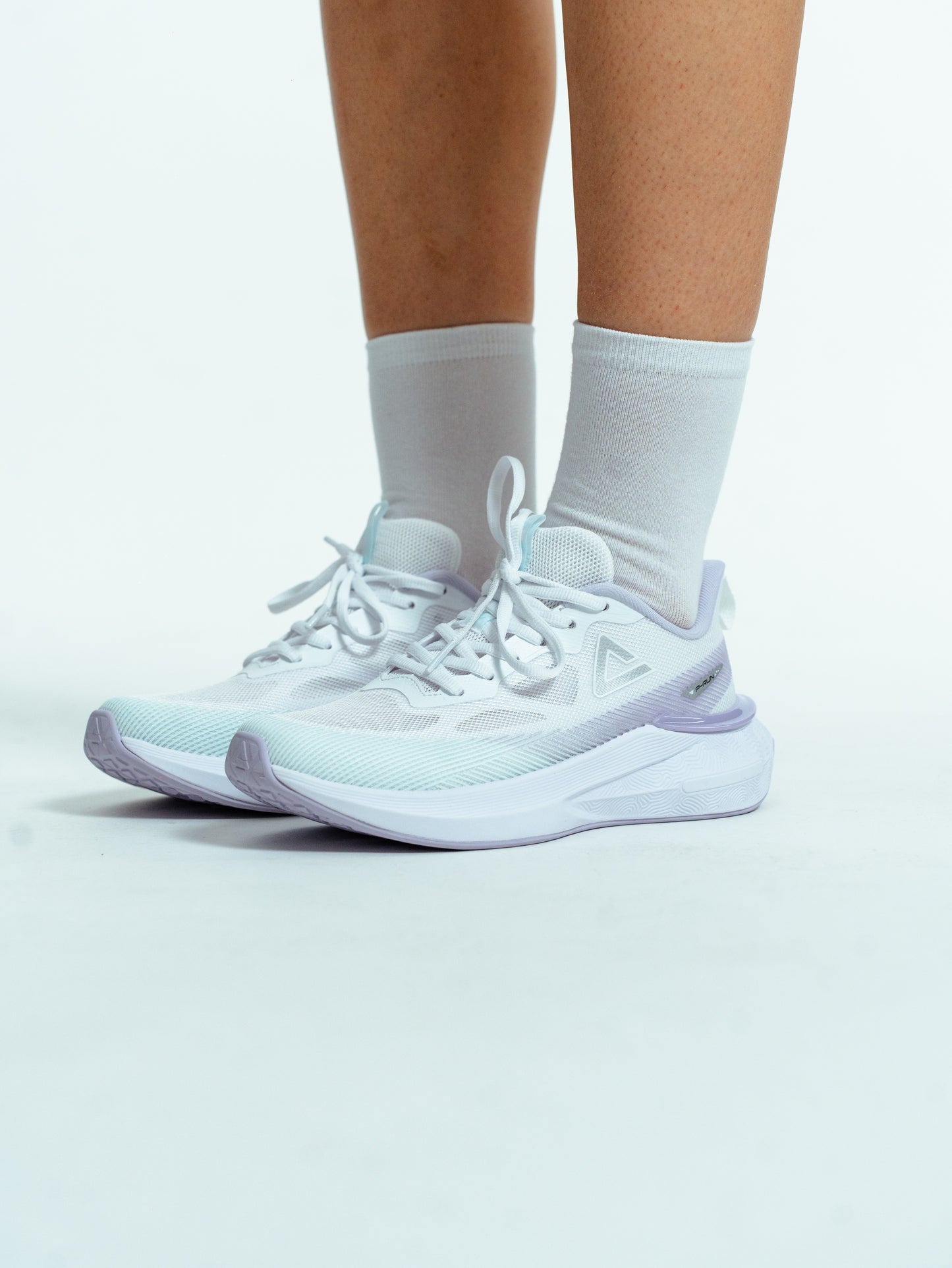 Кроссовки женские для бега Peak EXT52298H white/lt.purple