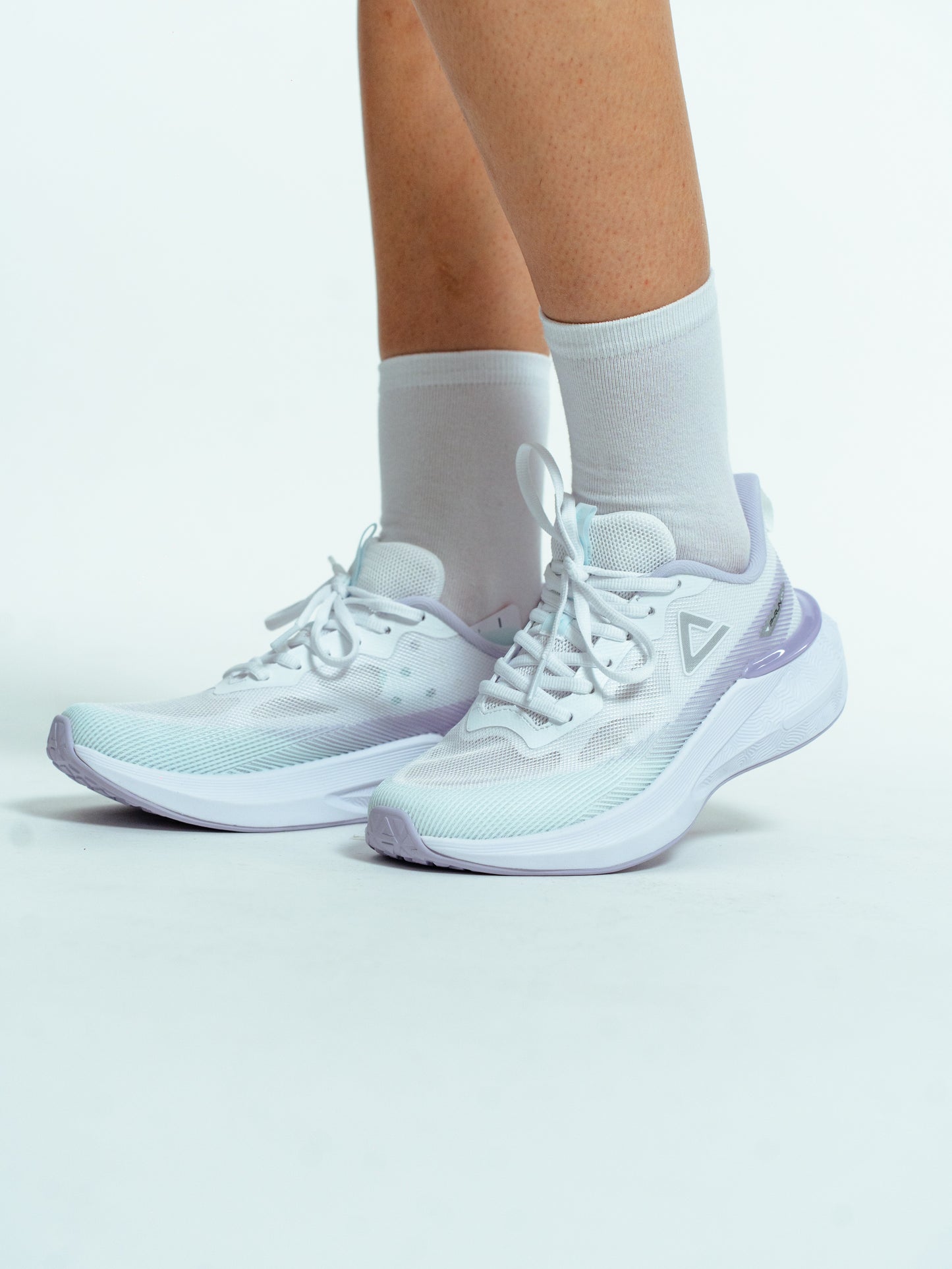 Кроссовки женские для бега Peak EXT52298H white/lt.purple