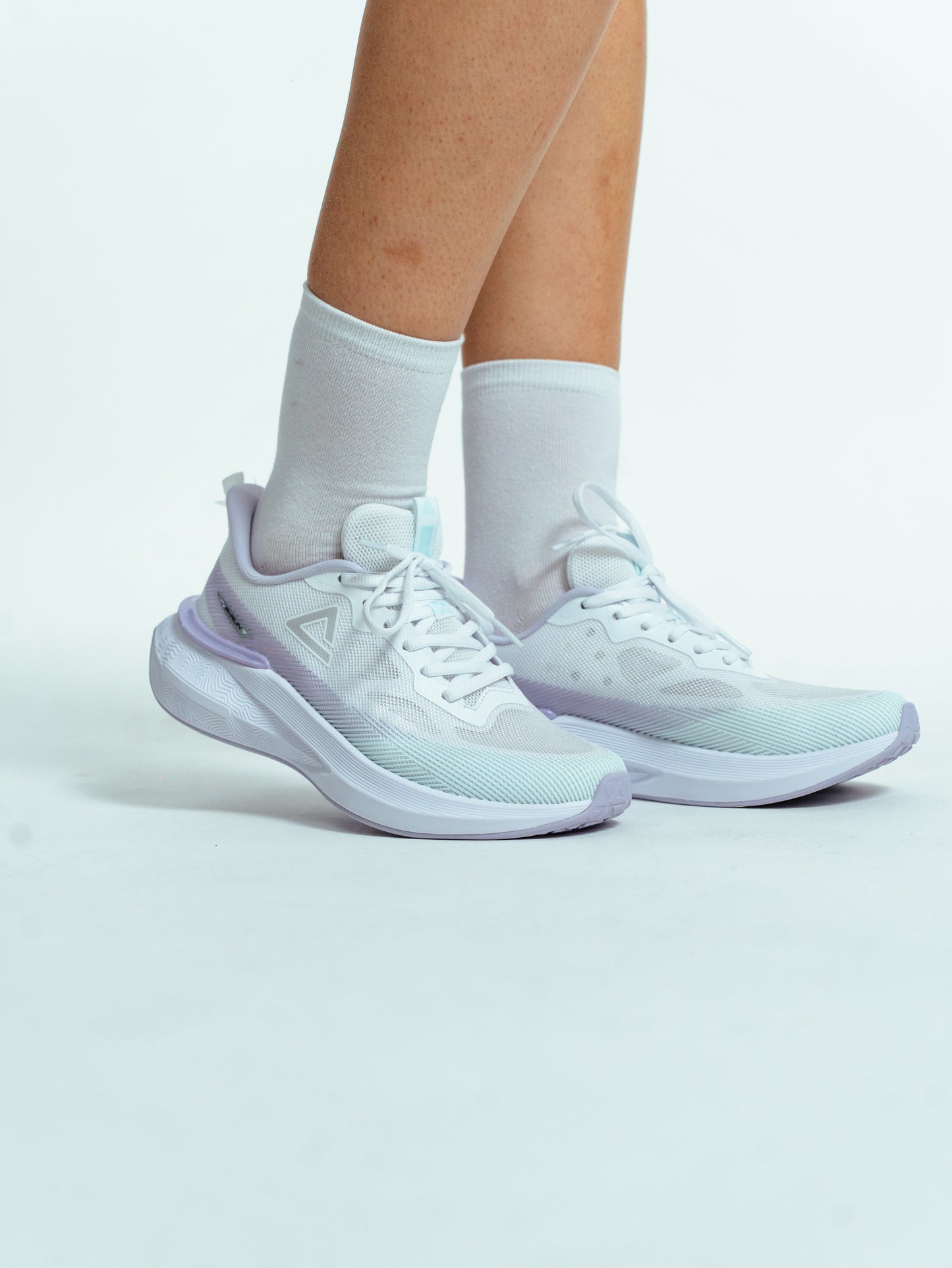 Кроссовки женские для бега Peak EXT52298H white/lt.purple