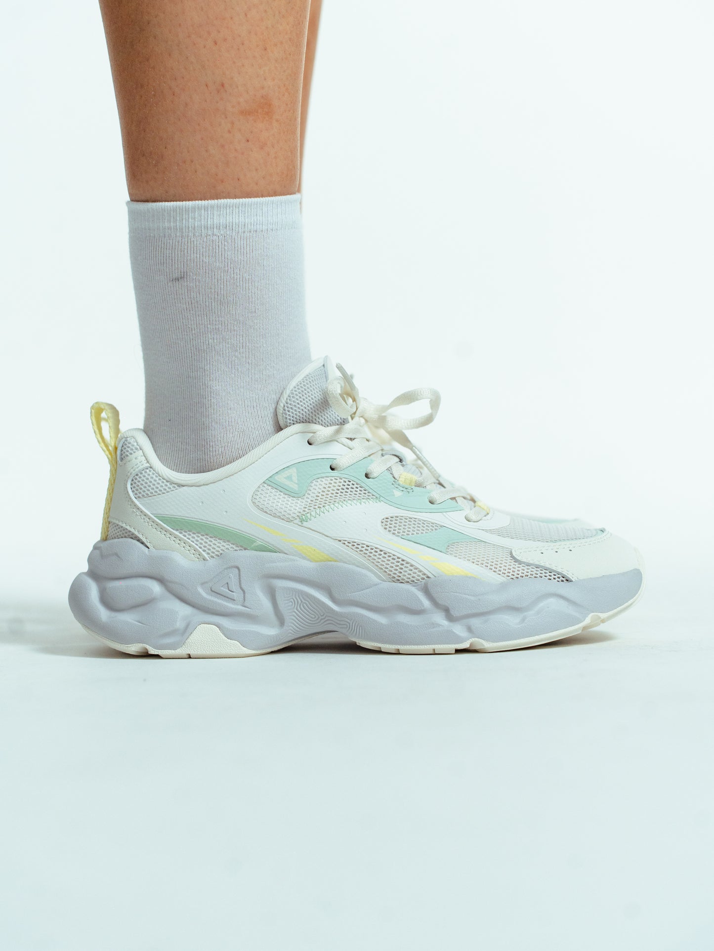 Кроссовки женские Peak Casual EXT52062E white/green