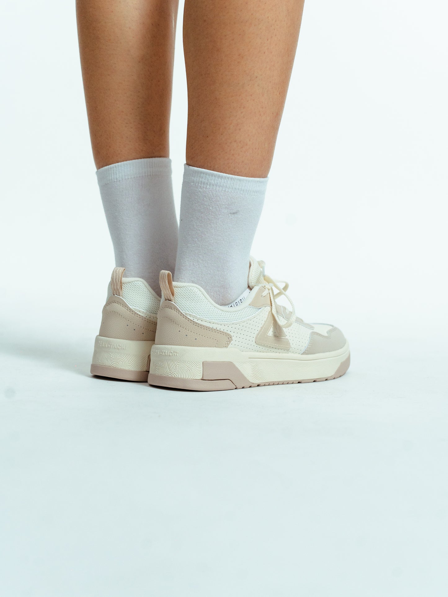 Кроссовки женские Peak Casual EXT52368B yellow/white