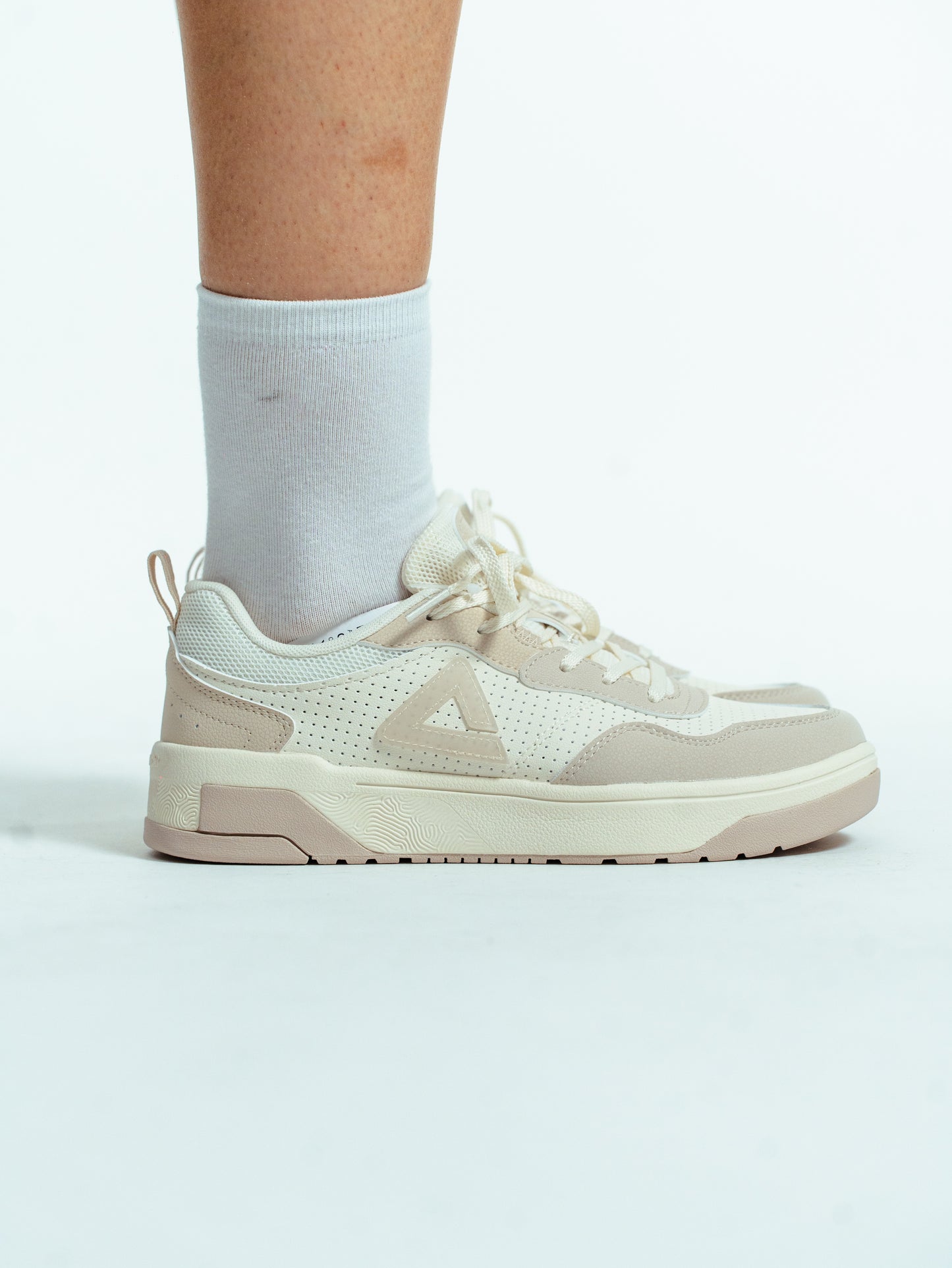 Кроссовки женские Peak Casual EXT52368B yellow/white
