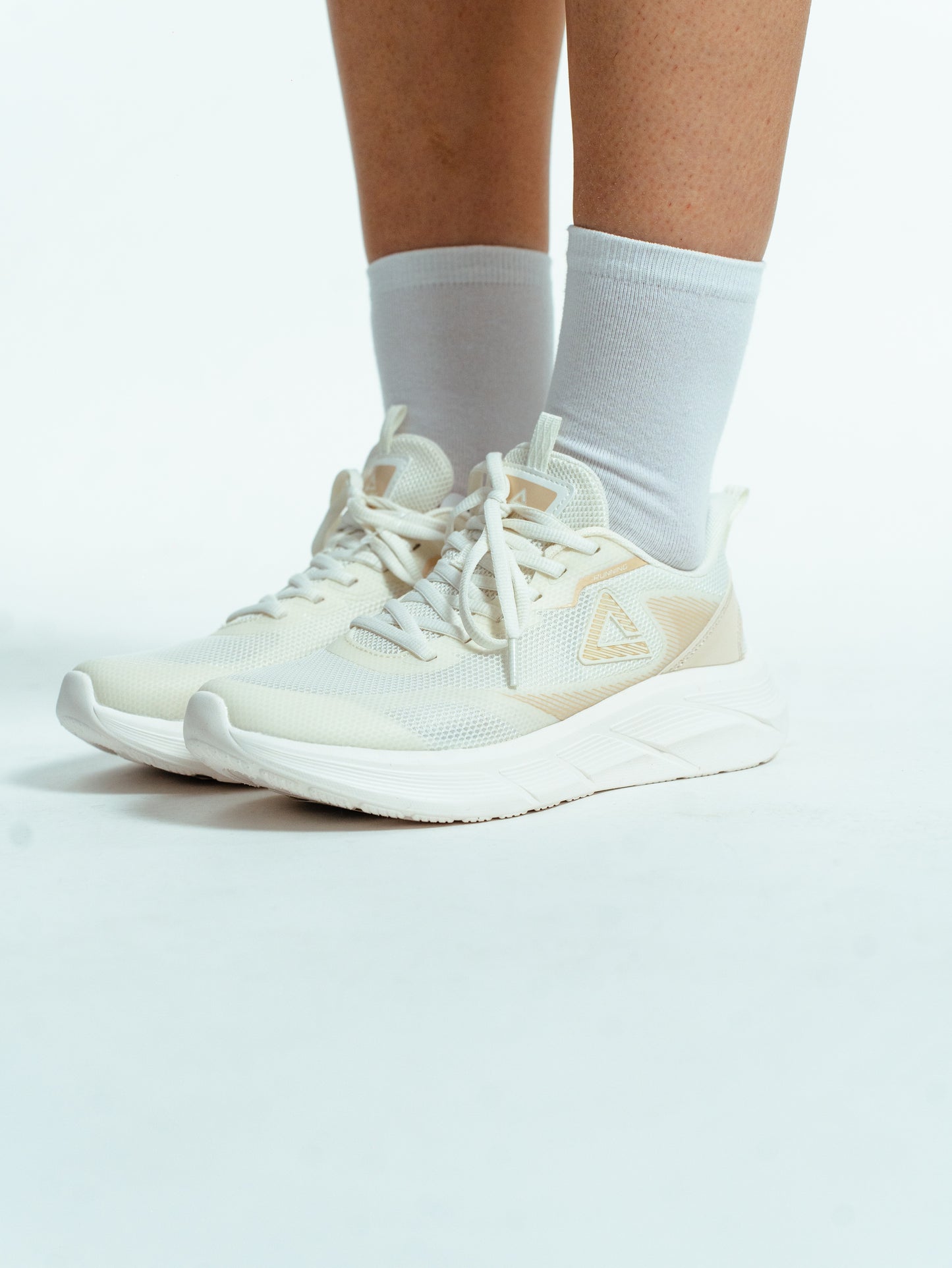 Кроссовки женские для бега Peak EXT52228H white/khaki