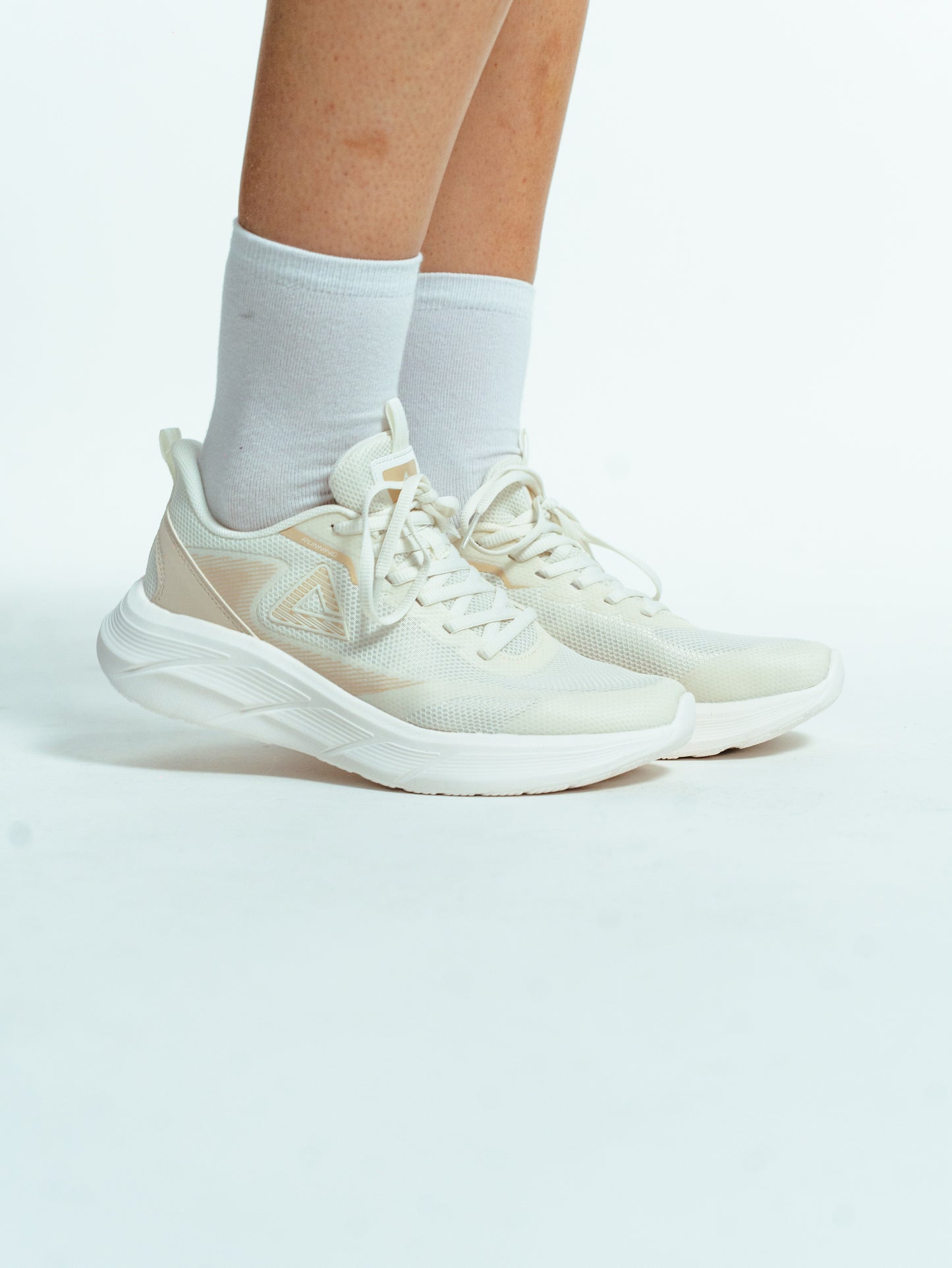 Кроссовки женские для бега Peak EXT52228H white/khaki