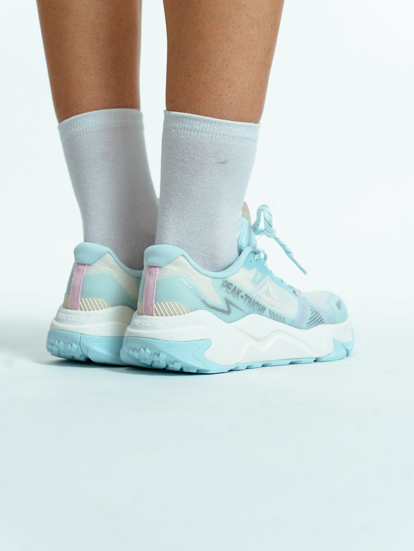 Кроссовки женские Peak Casual EXT52778G princess blue