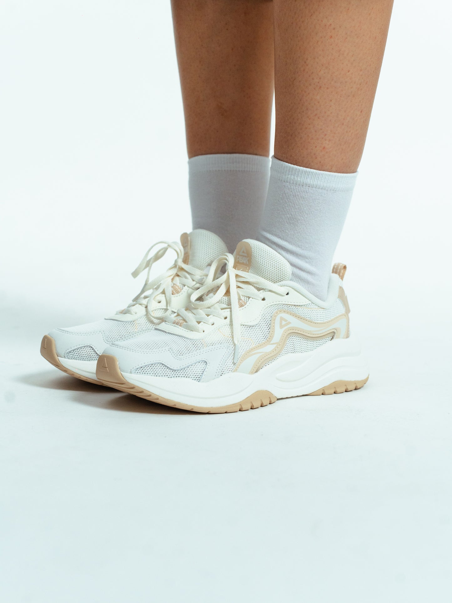 Кроссовки женские Peak Casual EXT52458E white/khaki