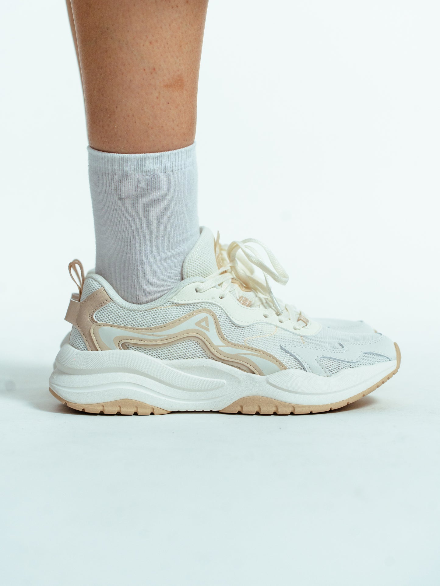 Кроссовки женские Peak Casual EXT52458E white/khaki