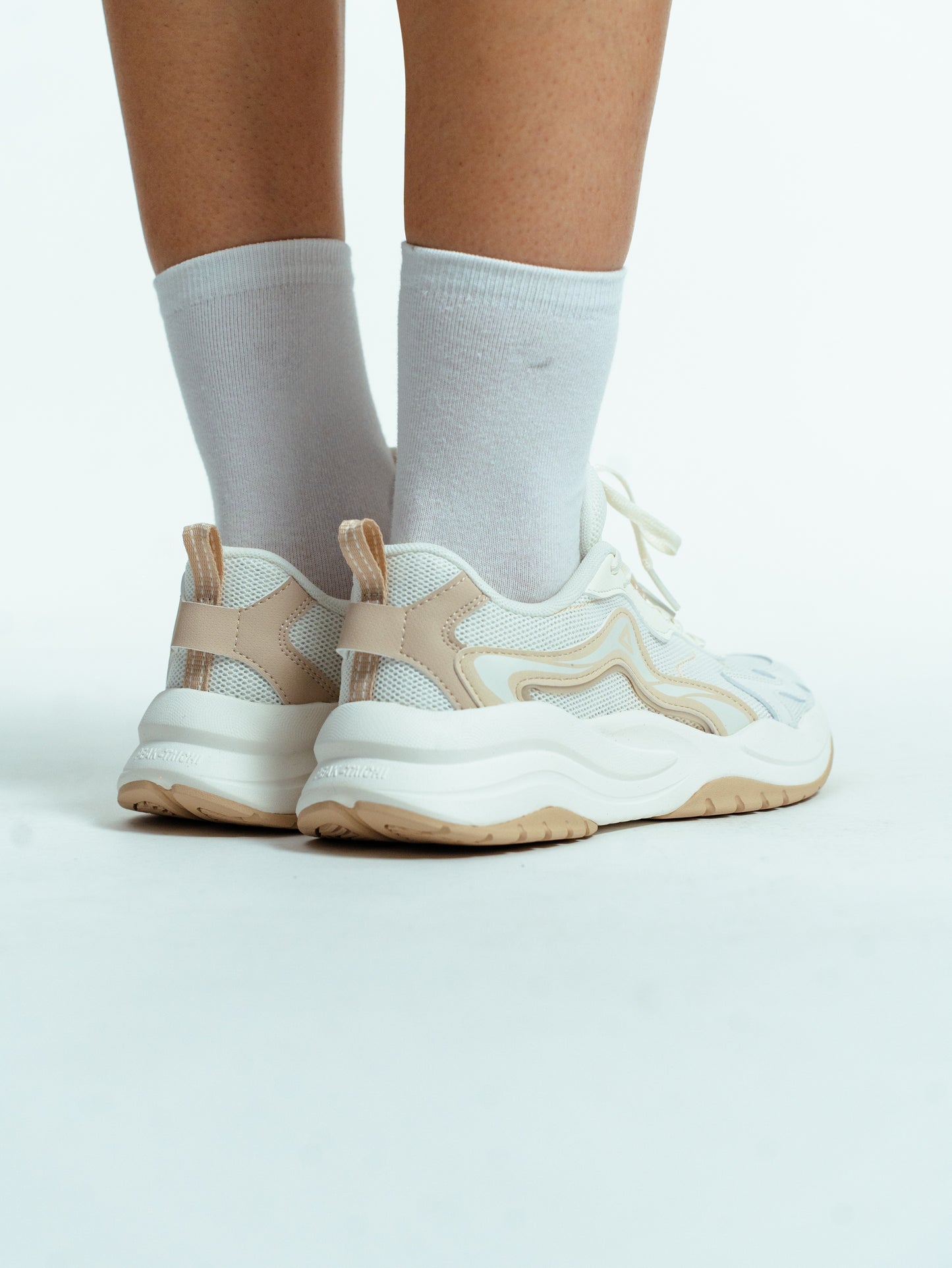 Кроссовки женские Peak Casual EXT52458E white/khaki